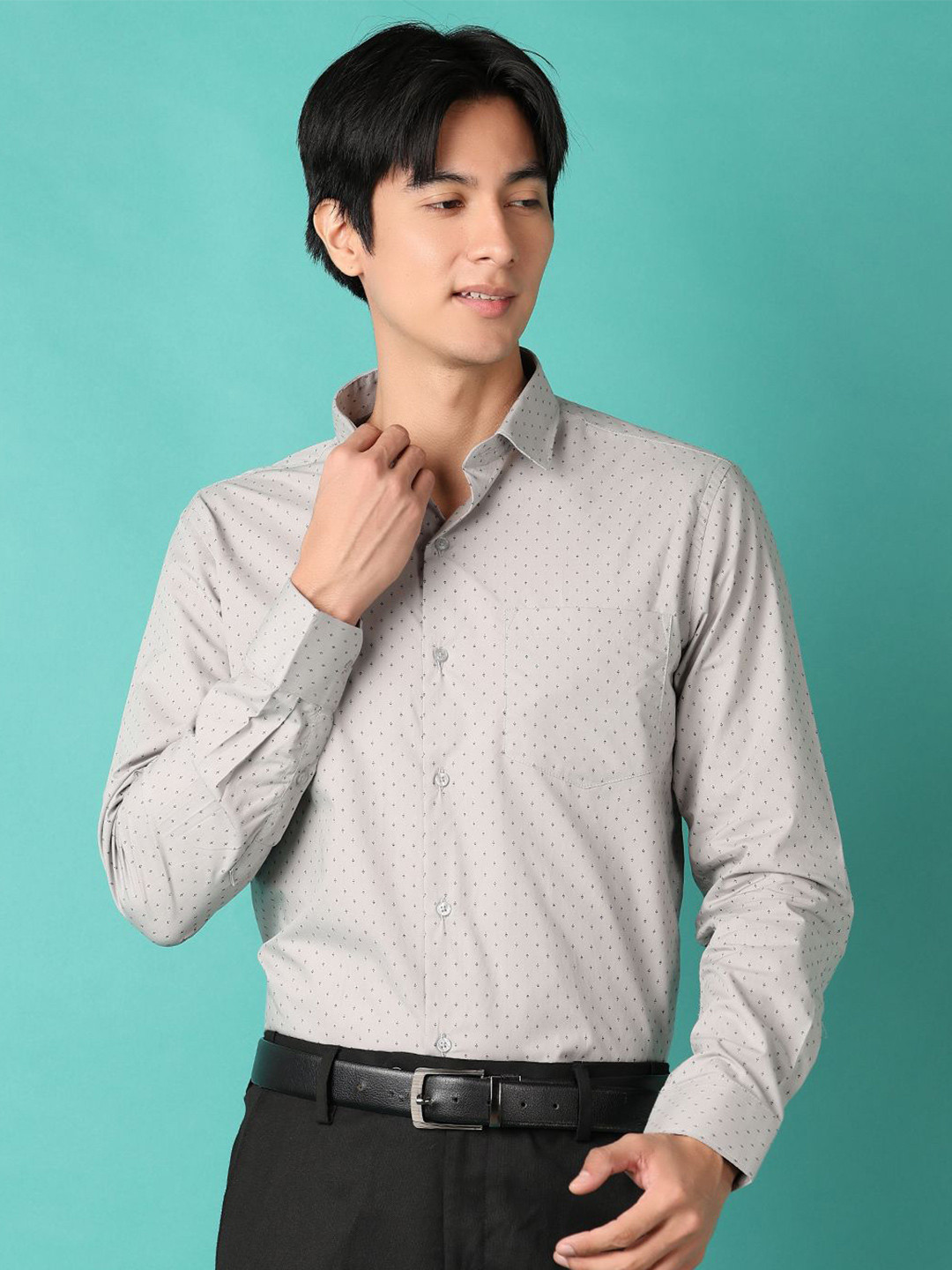 J White by Vmart Men Spread Collar Micro Ditsy Printed Cotton Formal Shirt