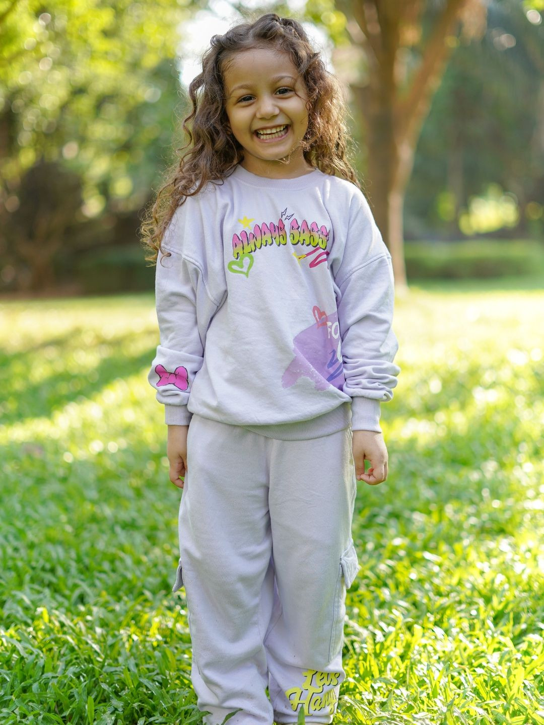 Nap Chief Girls Minnie & Daisy Printed Pure Cotton Oversized Fit Sweatshirt & Cargo Jogger