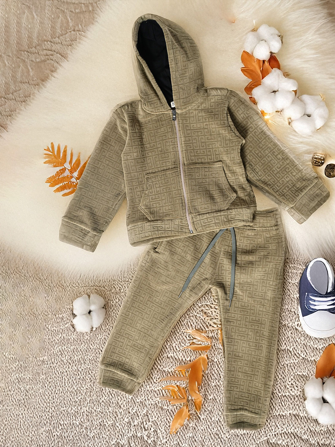 Bella Moda Girls Self Design Hooded Long Sleeves Pure Wool Sweatshirt With Jogger