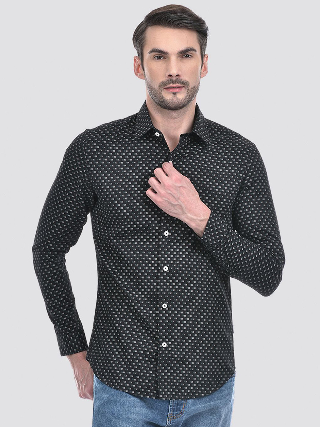 Numero Uno Men Spread Collar Micro Ditsy Printed Cotton Casual Shirt