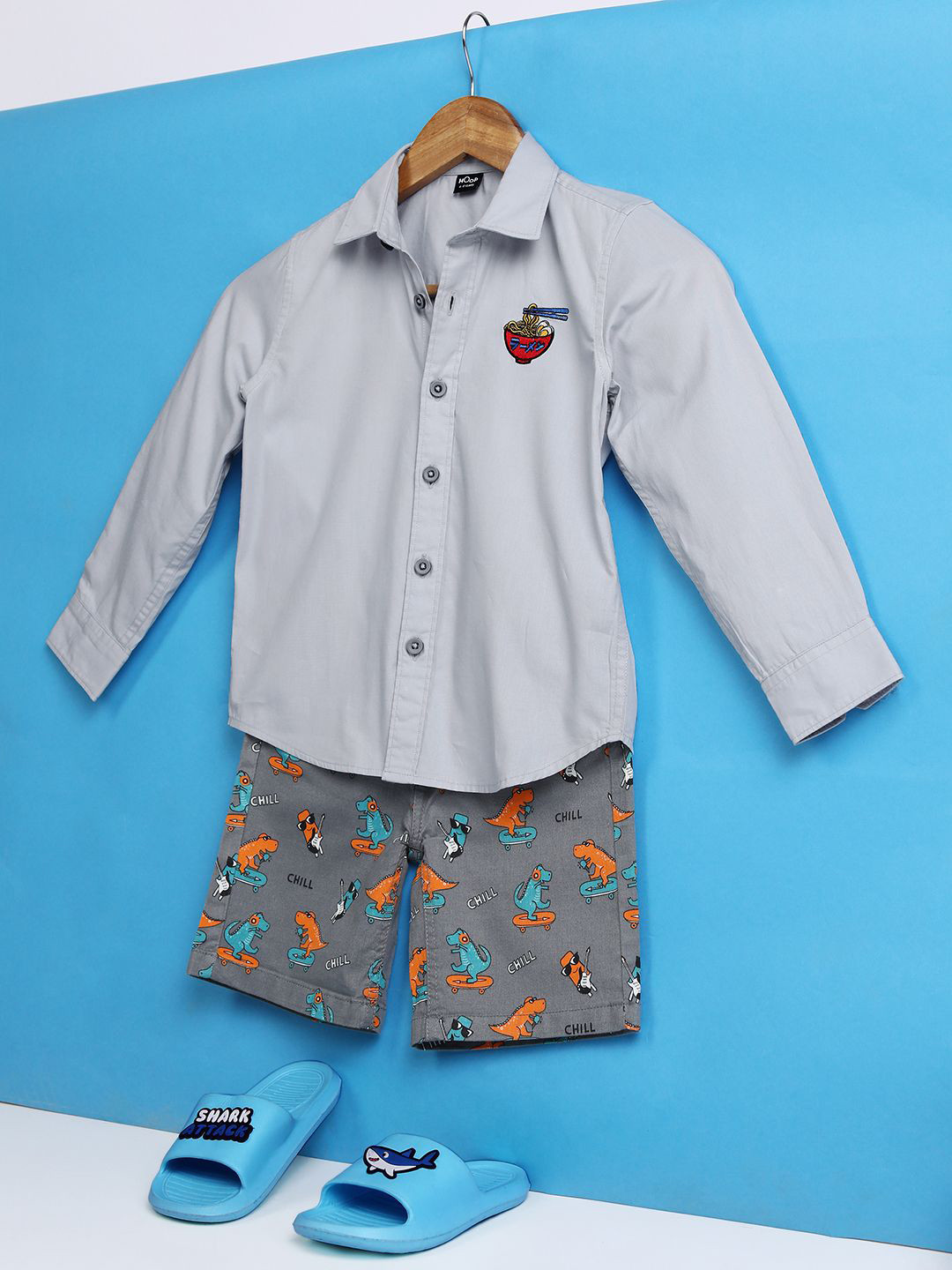 Hoop Boys Spread Collar Solid Cotton Slim Fit Casual Shirt