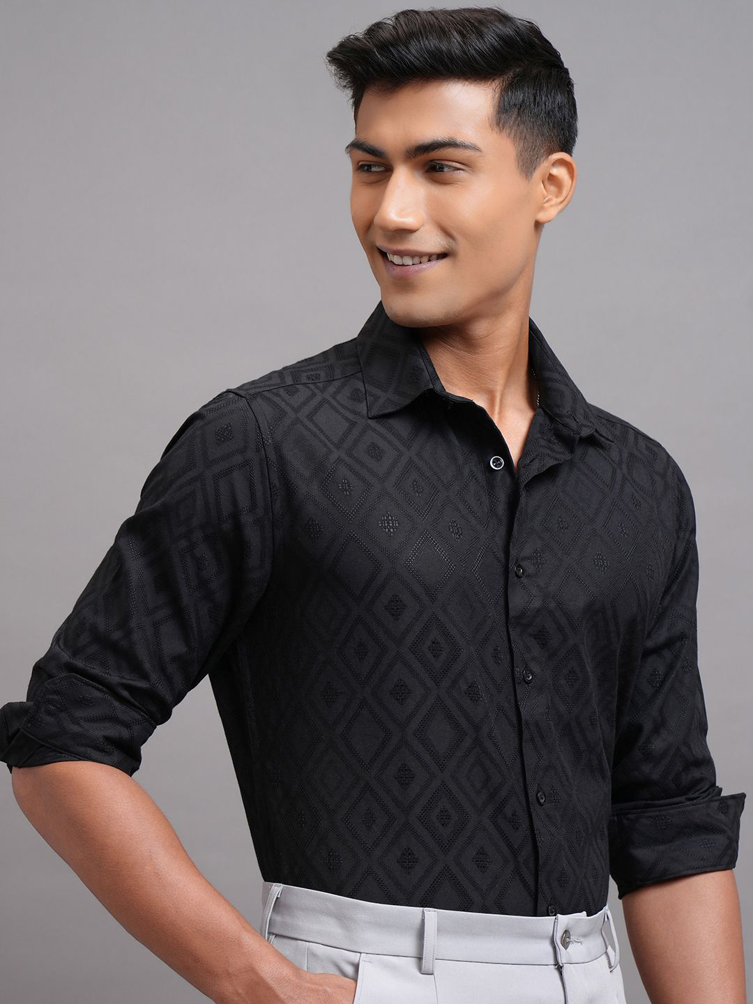LOCOMOTIVE Men Solid Casual Shirt