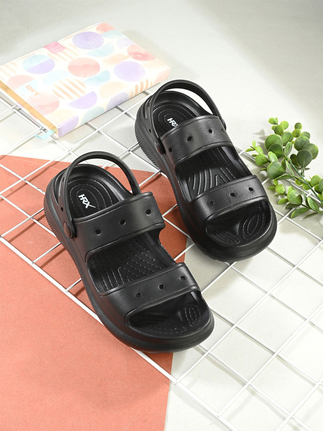 HRX by Hrithik Roshan Women Rubber Solid Clogs