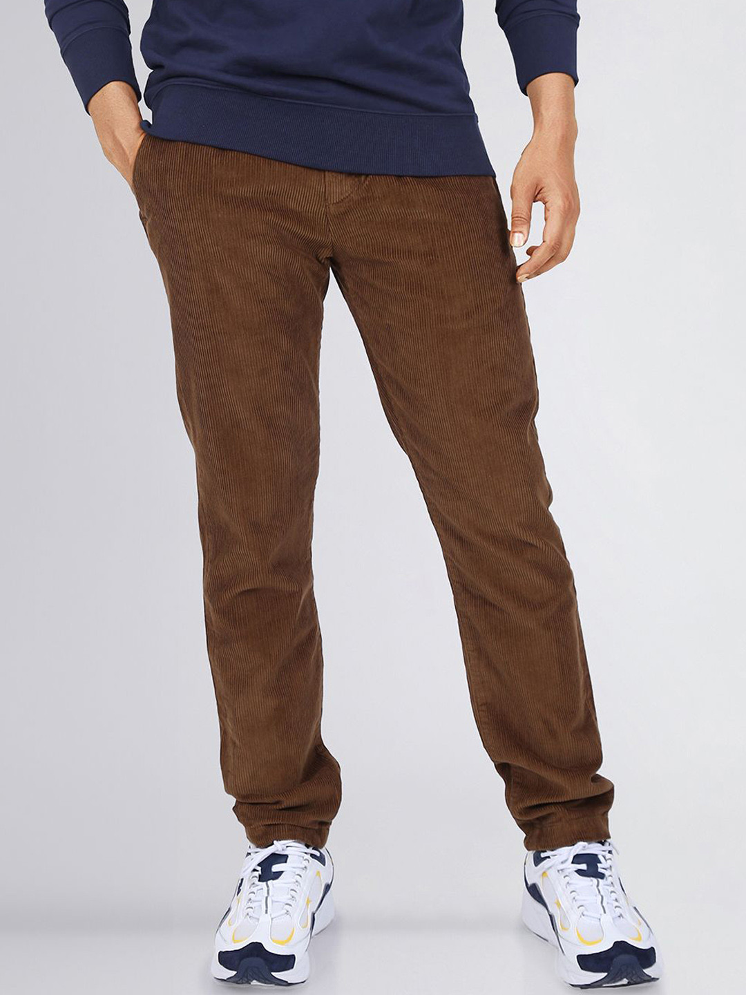 Lee Men Slim Fit Pleated Mid Rise Cotton Trousers