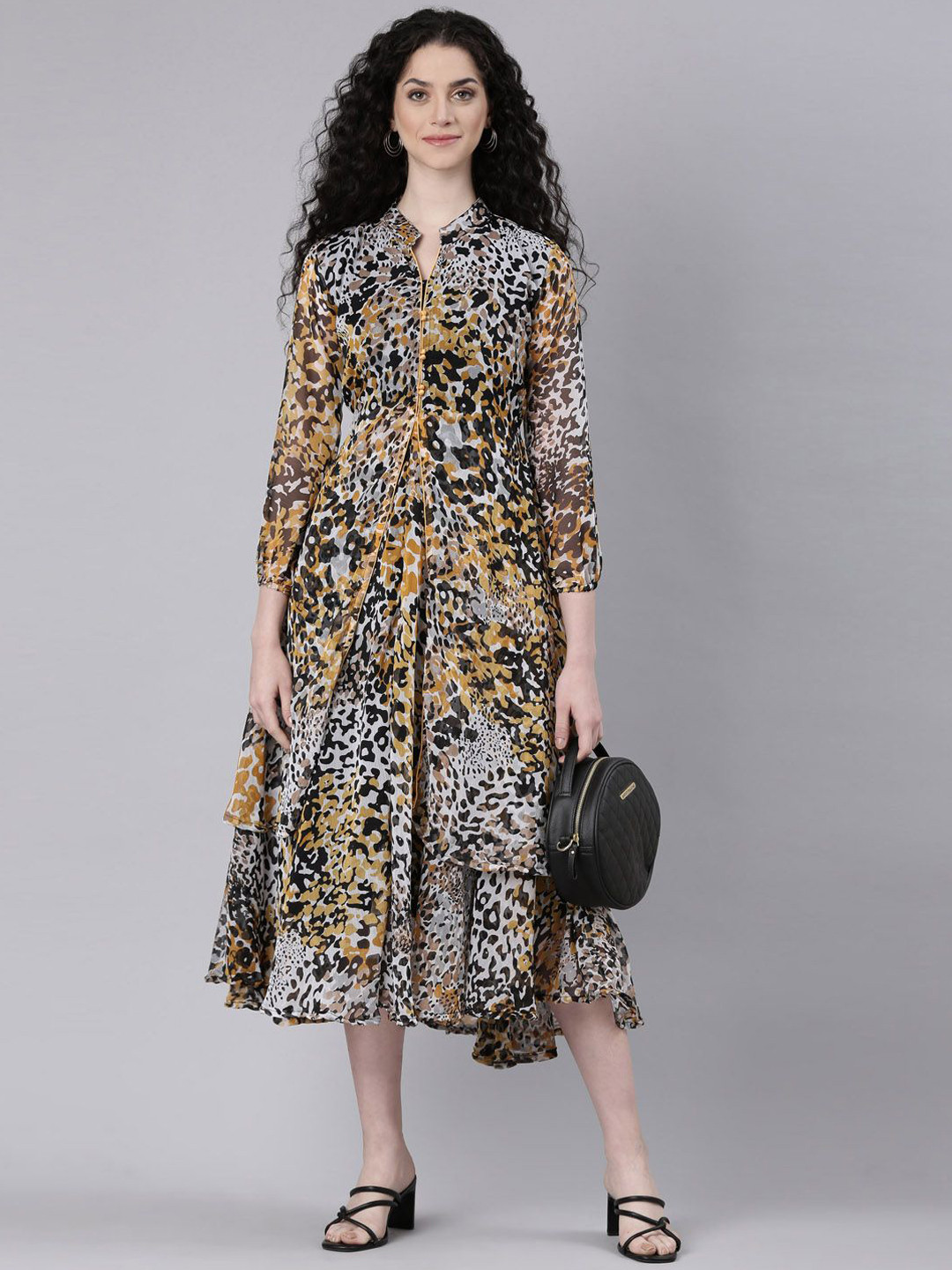 Souchii Women Animal Printed A-Line Midi Dresses