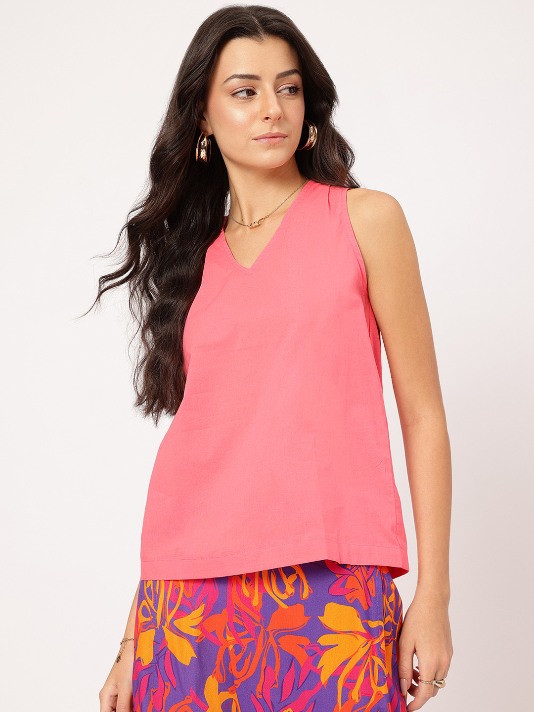 DressBerry Detail Twisted Back V-Neck Sleeveless Top