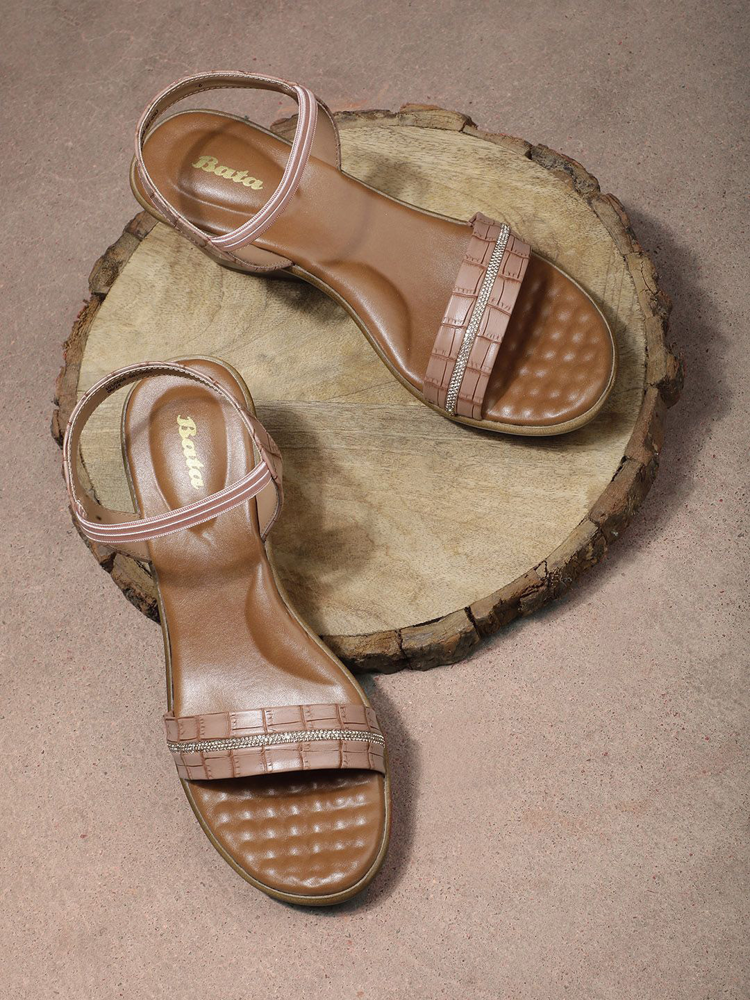 Bata Women Embellished Comfortable Wedge Sandals