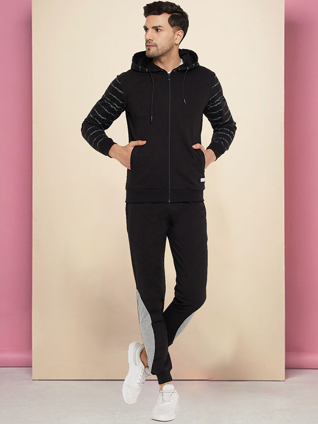 WILD WEST Men Solid Hooded Tracksuits