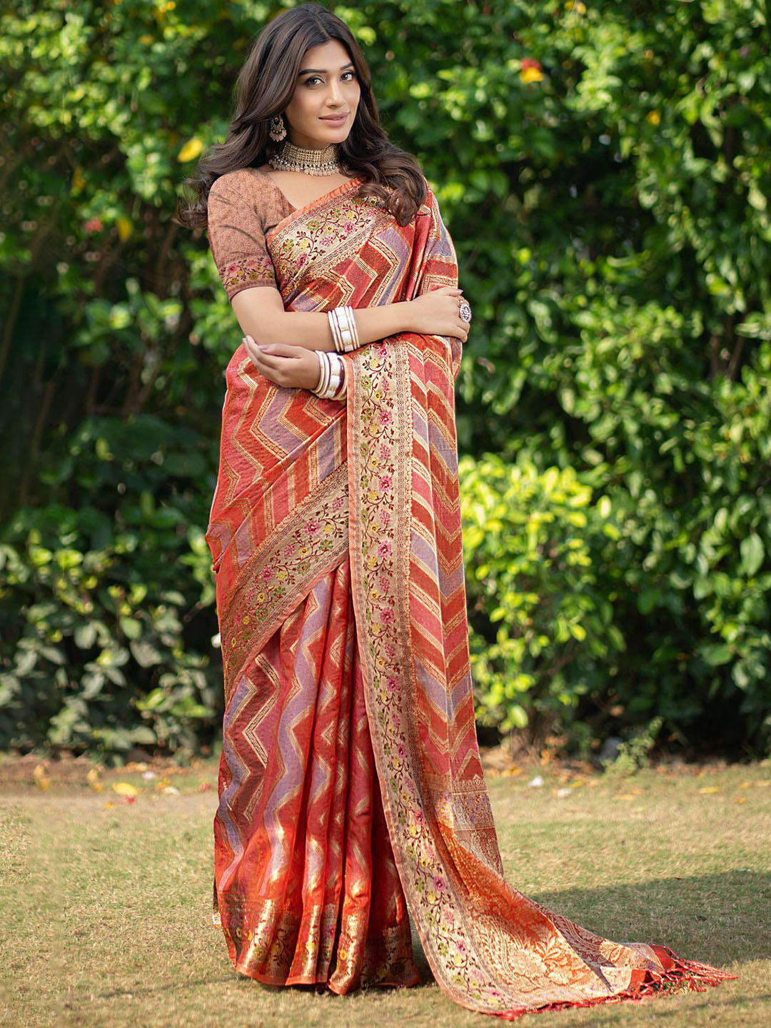 ISHIKA FAB Woven Design Zari Banarasi Saree