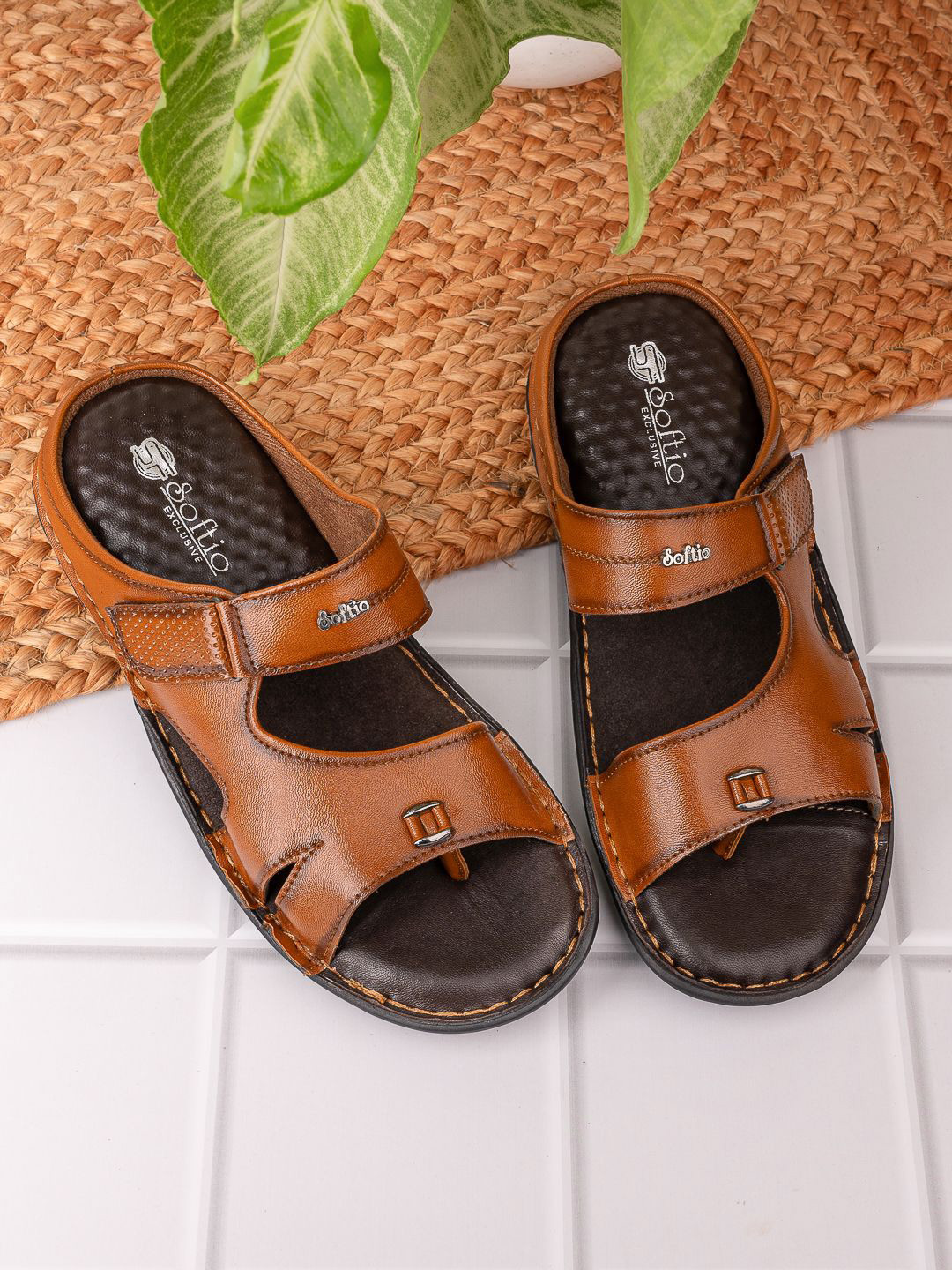 SOFTIO Men Stylsih and Comfortable Fisherman Sandals