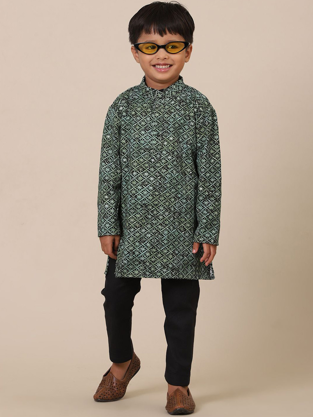 Stuffie Land Boys Floral Embroidered Regular Pure Cotton Kurta with Pyjamas