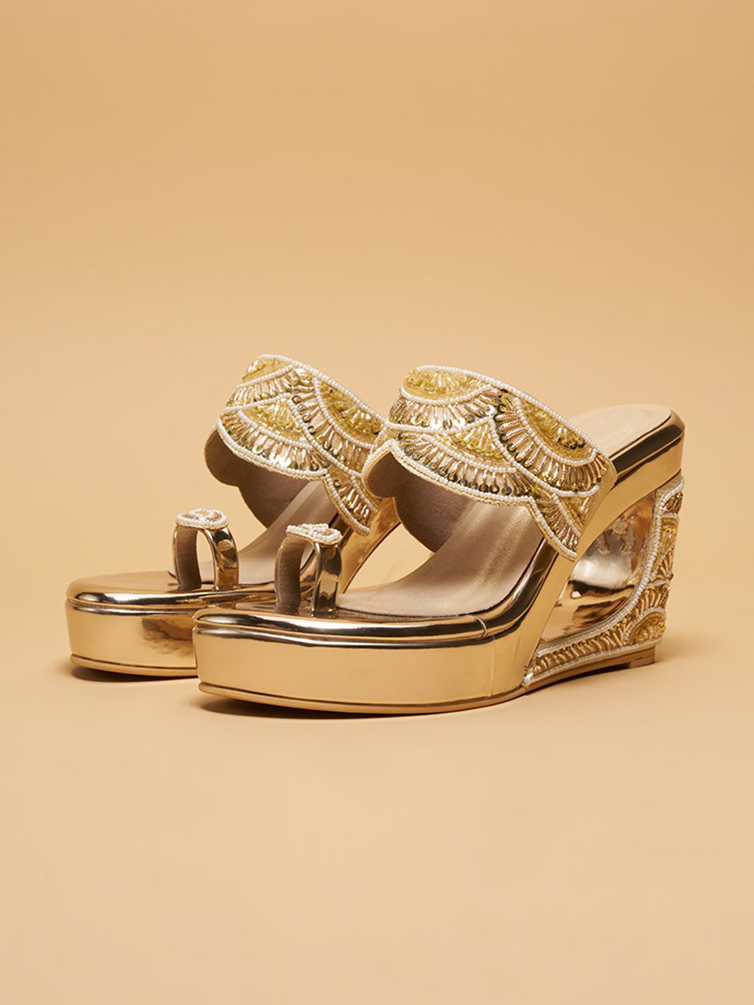 ERIDANI Arna Embroidered Wedges