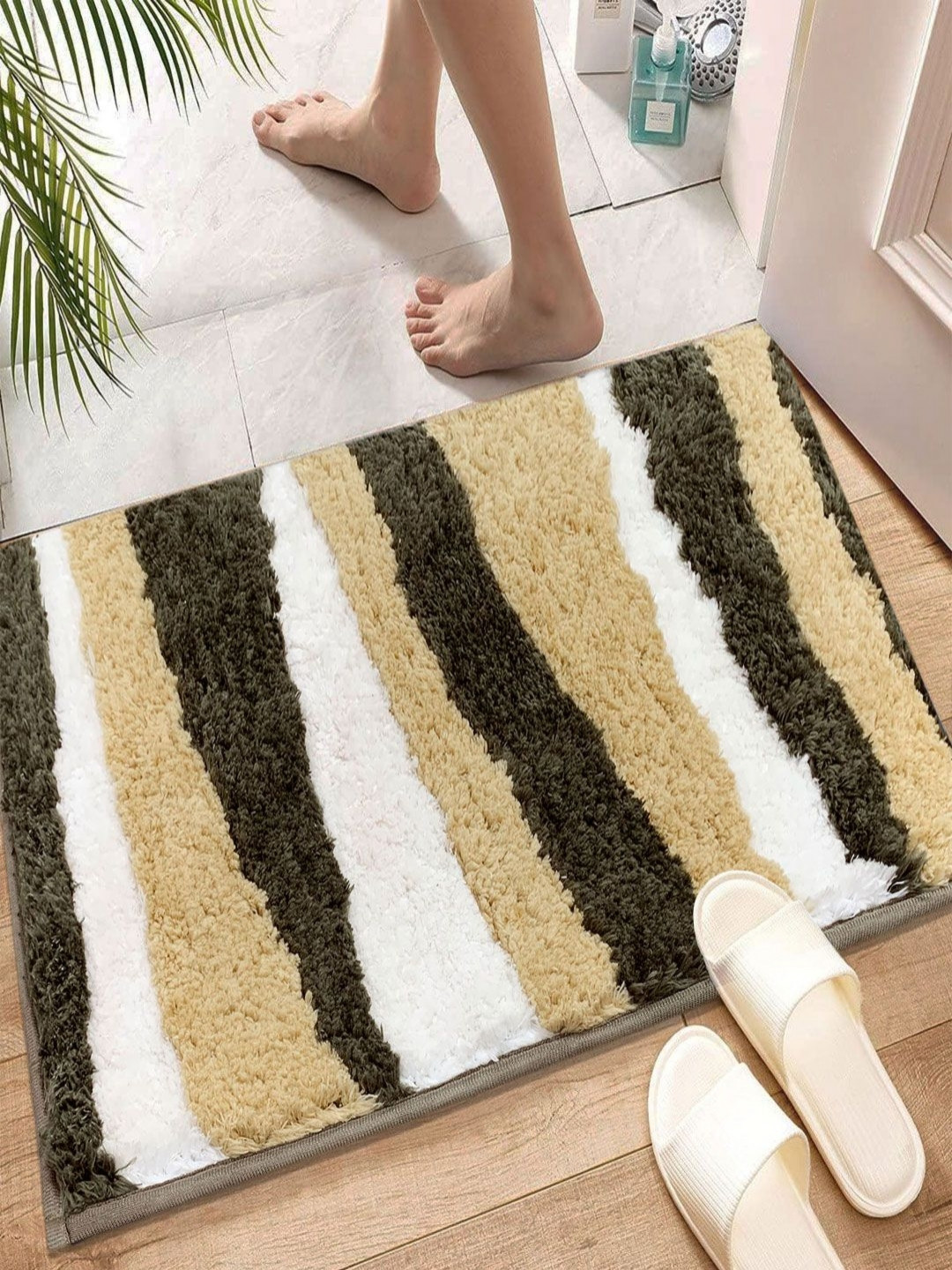 LUXEHOME INTERNATIONAL Yellow & Green Striped Anti- Slip 2200 GSM Microfibre Bath Rugs