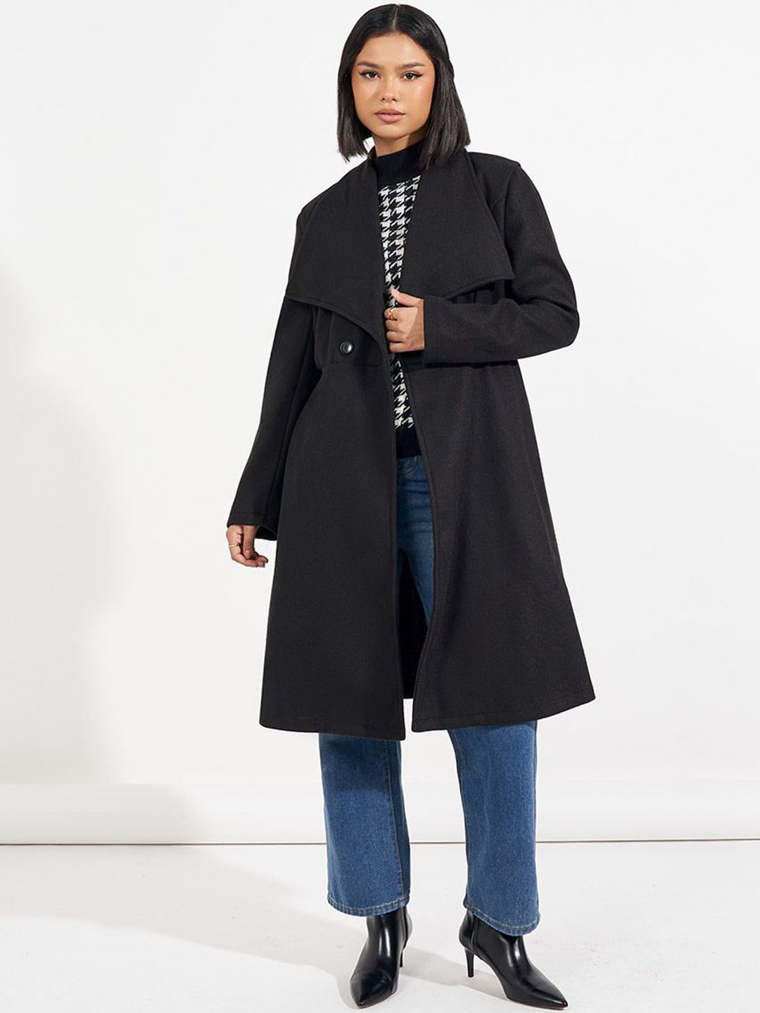 Styli Women Regular Fit Longline Buttoned Wool Overcoat