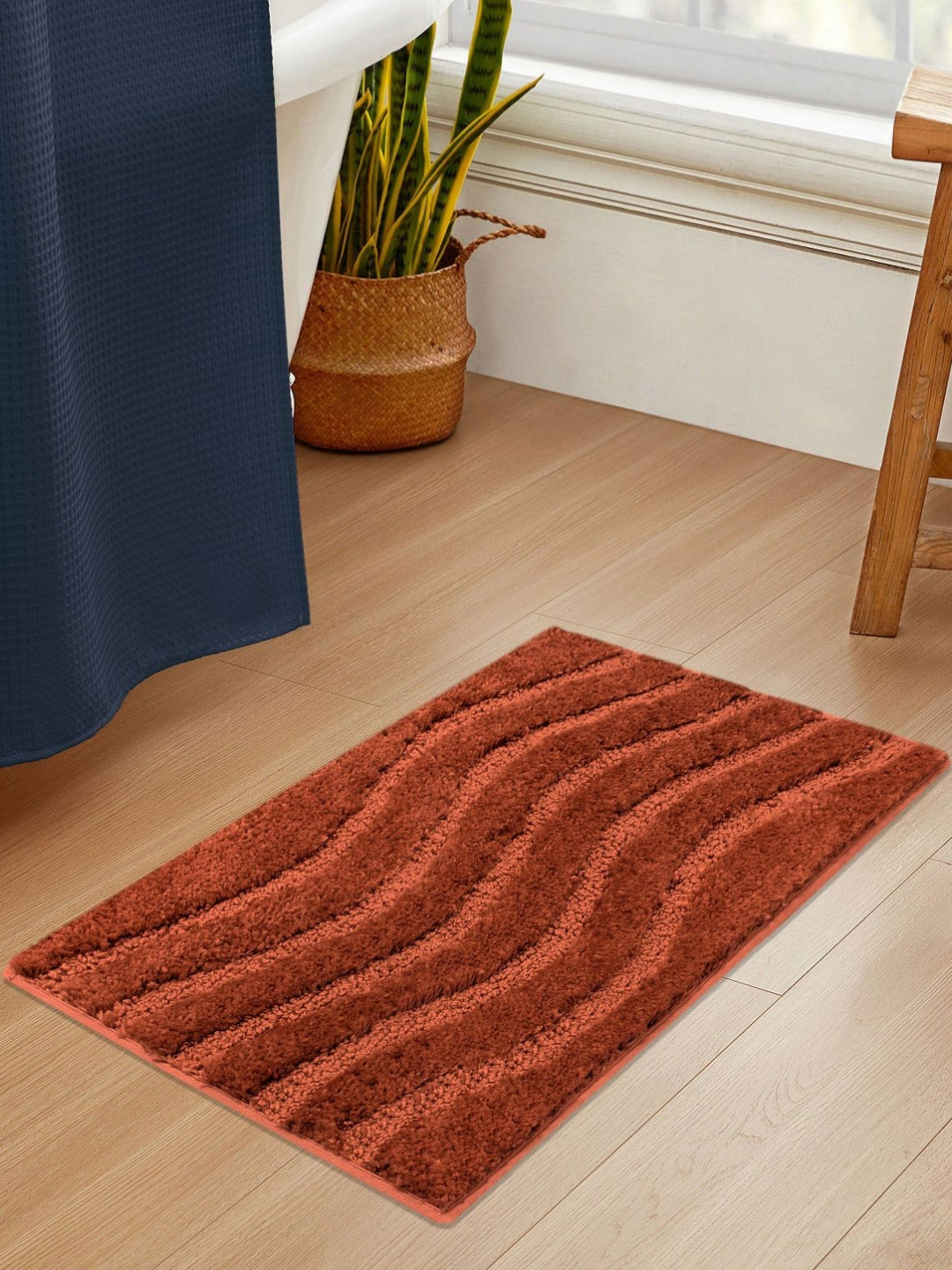 LUXEHOME INTERNATIONAL Orange Colored Microfibre Anti Skid Bath Rug