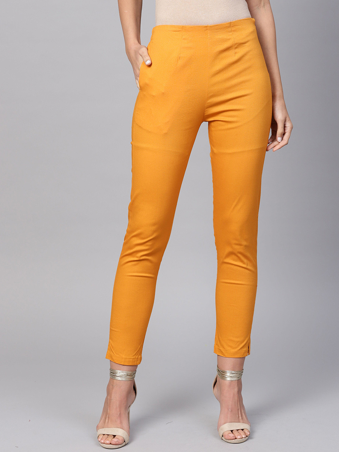 SOJANYA Women Regular Fit Cropped Trousers