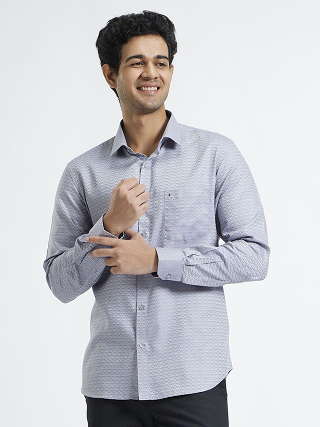 Sero Men Smart Spread Collar Textured Cotton Tailored Fit Casual Shirt