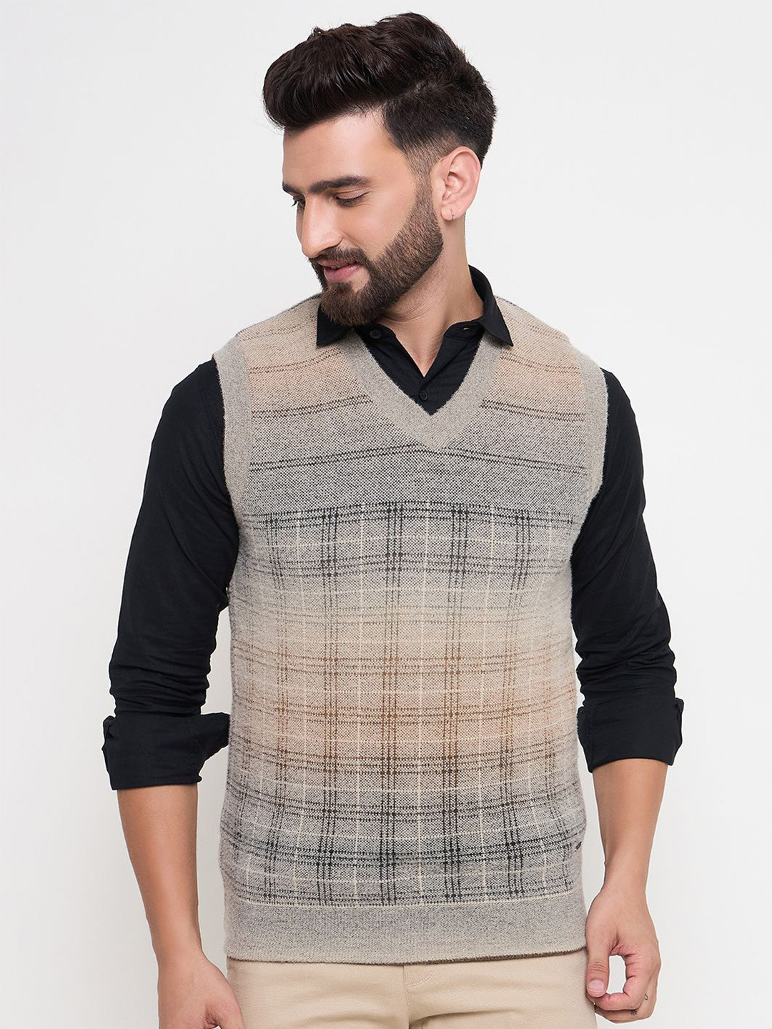 Duke Men Acrylic V-Neck Self Design Ribbed Sleeveless Reversal Pullover