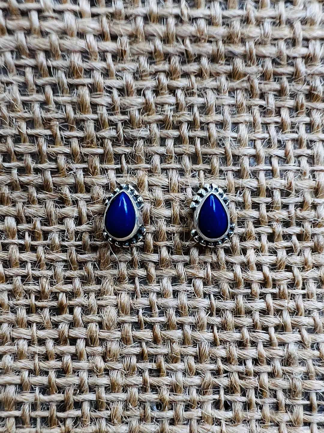Arte Jewels Sterling Silver Topaz Studded Contemporary Studs