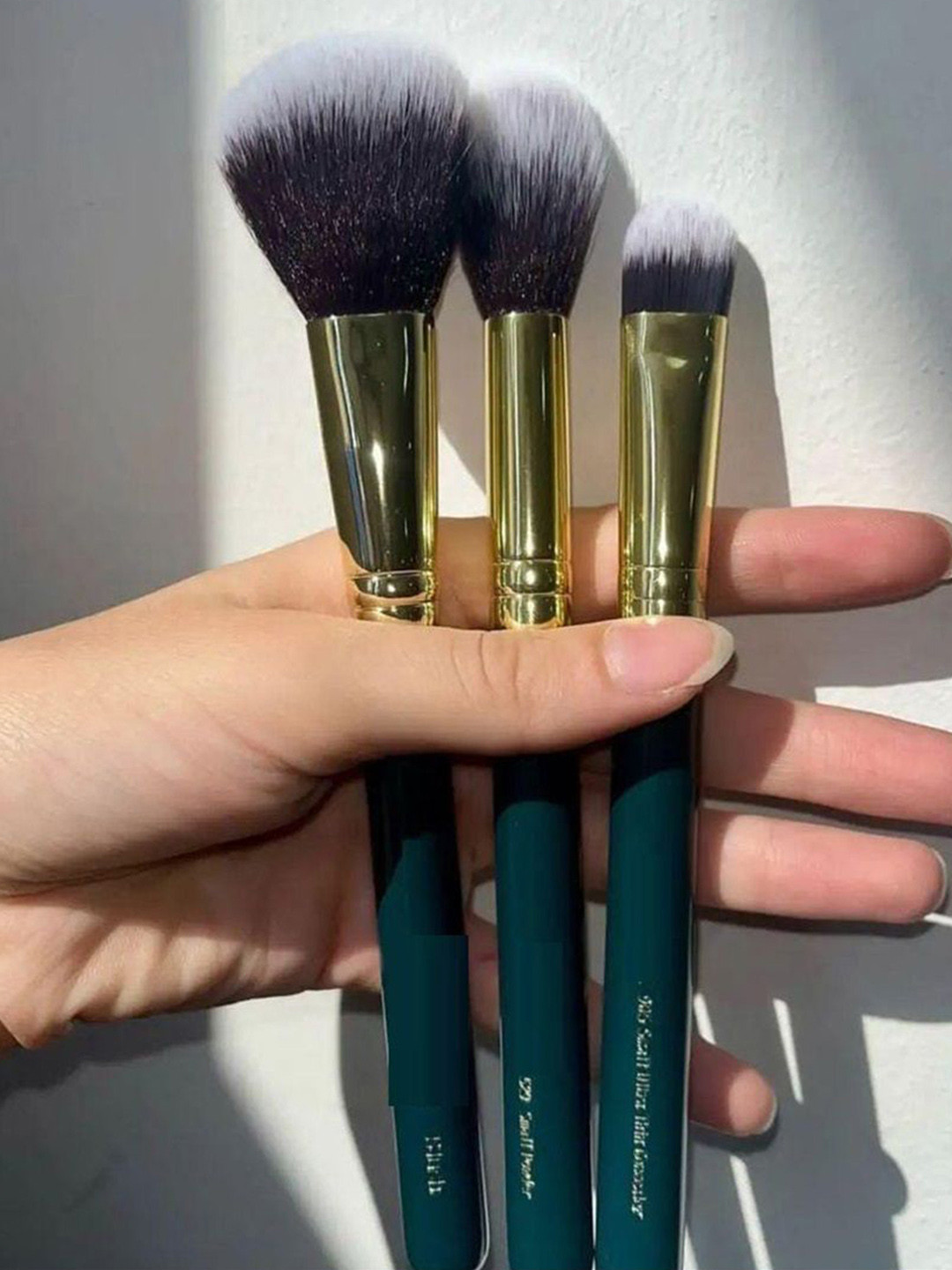 Facejewel Set Of 5 Makeup Brush With Makeup Blender & Finger Puff