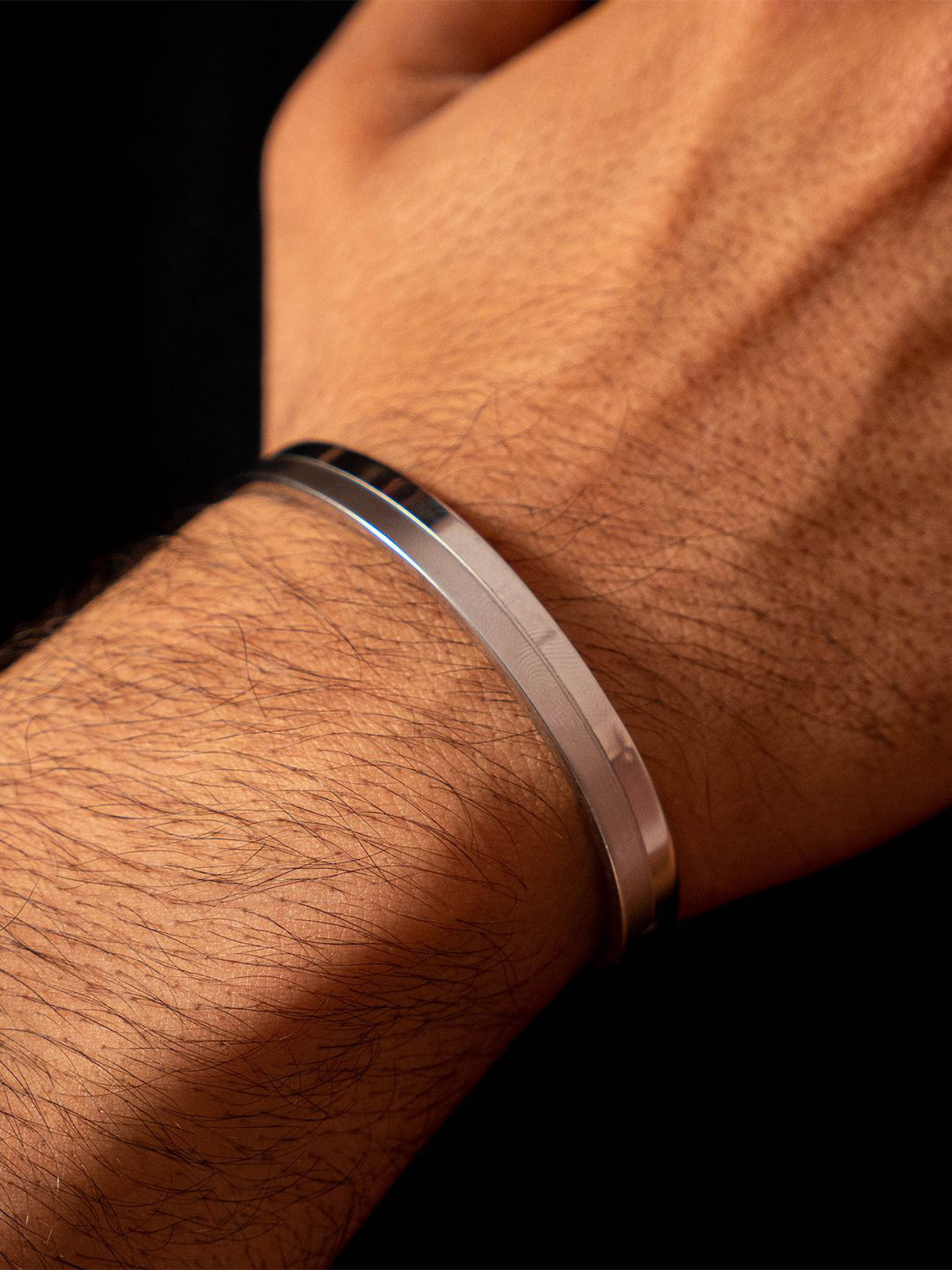 SWASHAA Men Benjomia Stainless Steel Silver-Plated Kada Bracelet