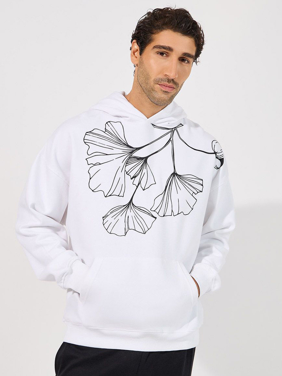 Styli Men Oversized Fit Ribbed Hem Graphic Skull Print Detail Heavy Fleece Pullover Hoodie