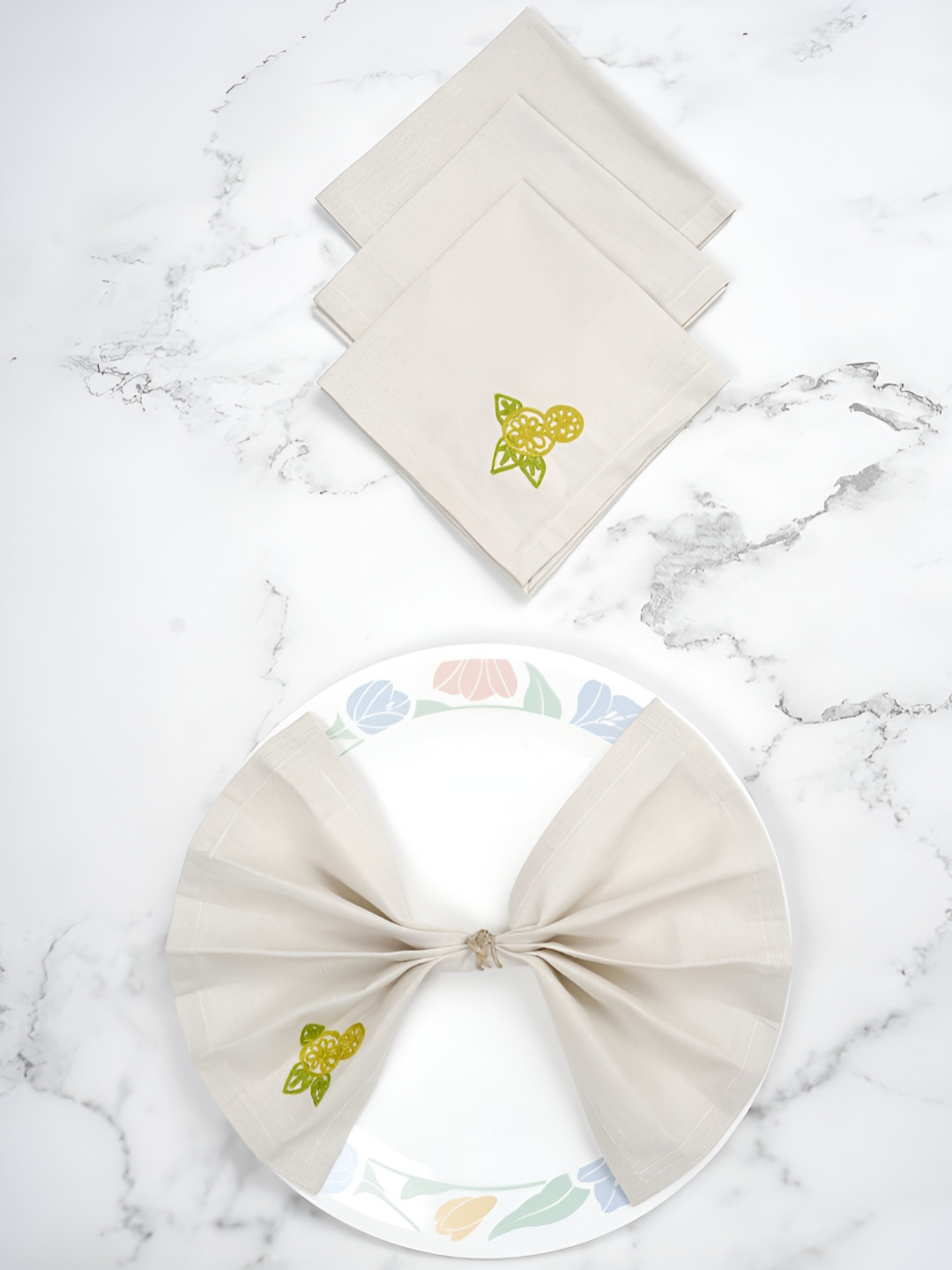 Ratan Cart Off White & Green 4 Pieces Floral Embroided Pure Cotton Table Napkins