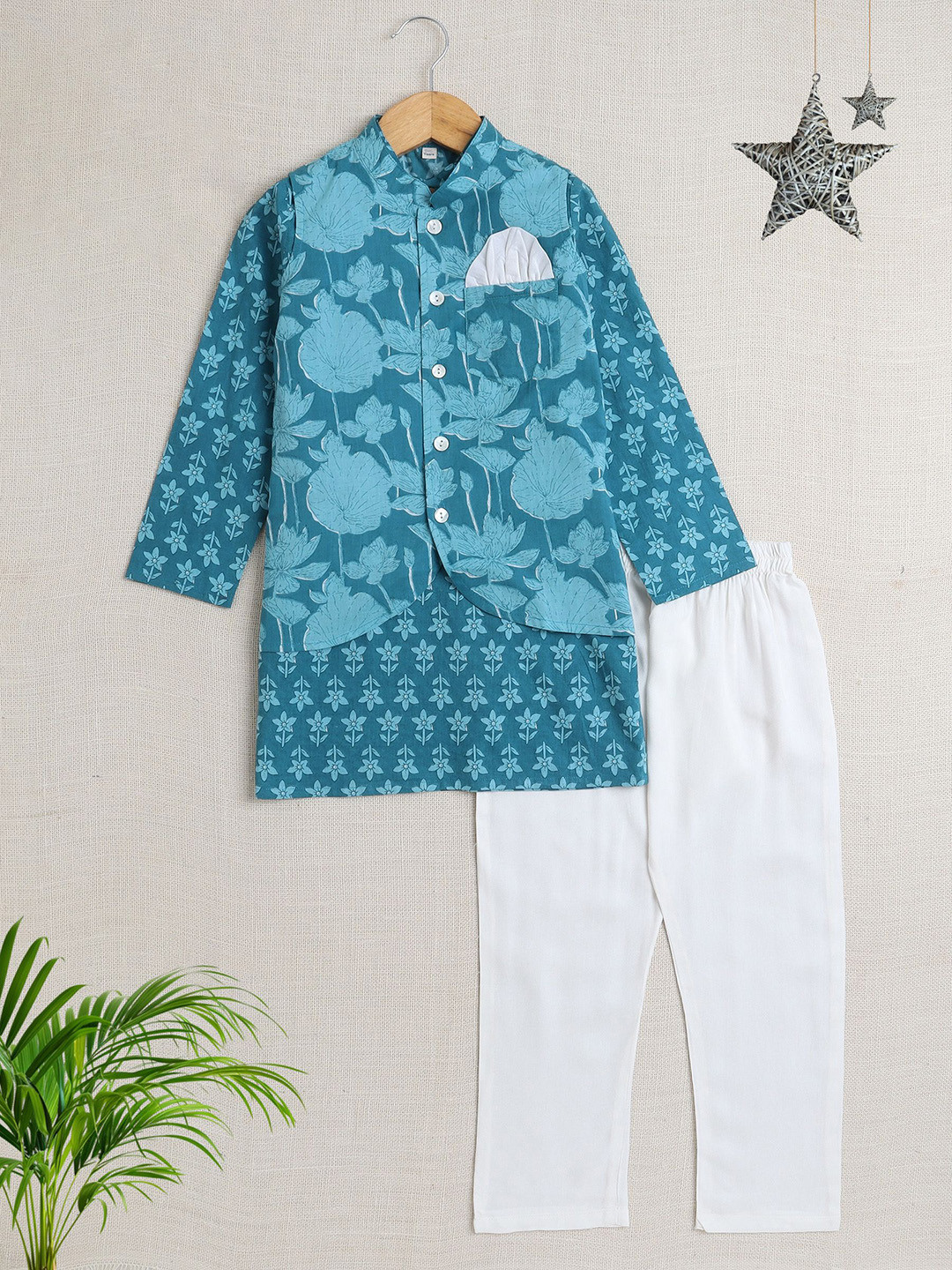 The Magic Wand Boys Floral Printed Pure Cotton Kurta With Trousers & Nehru Jacket