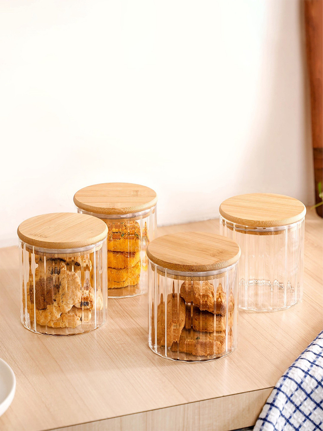 Nestasia Transparent 4 Pieces Borosilicate Airtight Glass Jar 610ml