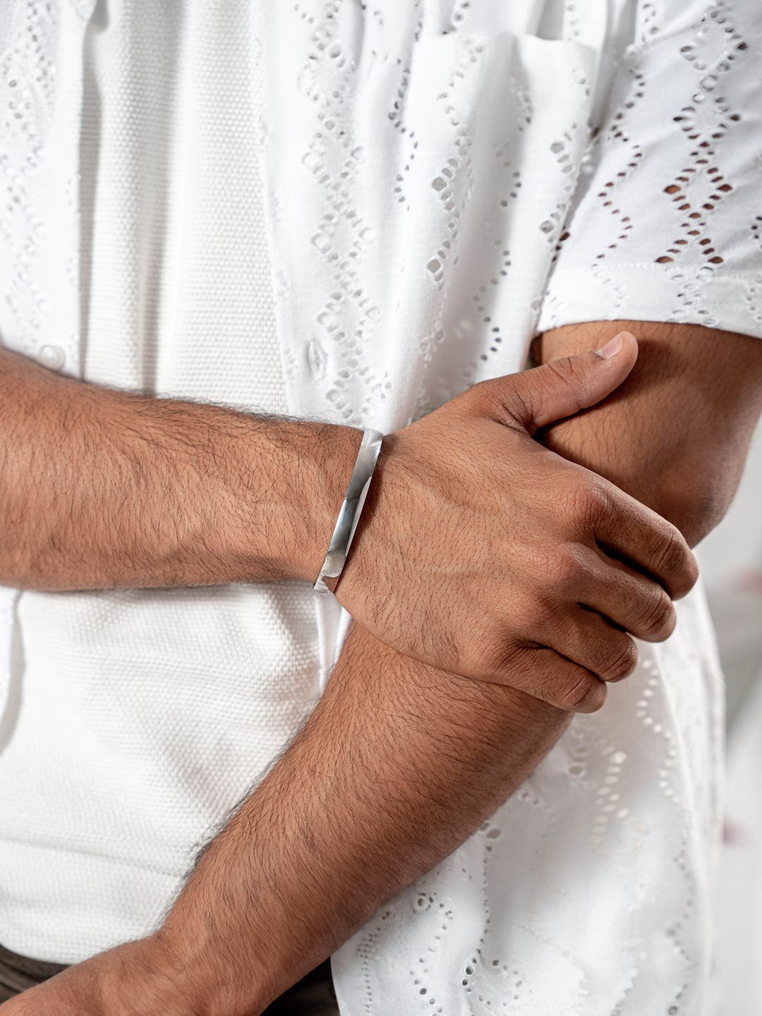 SWASHAA Men Ethan Stainless Steel Oxidised Silver-Plated Kada Bracelet