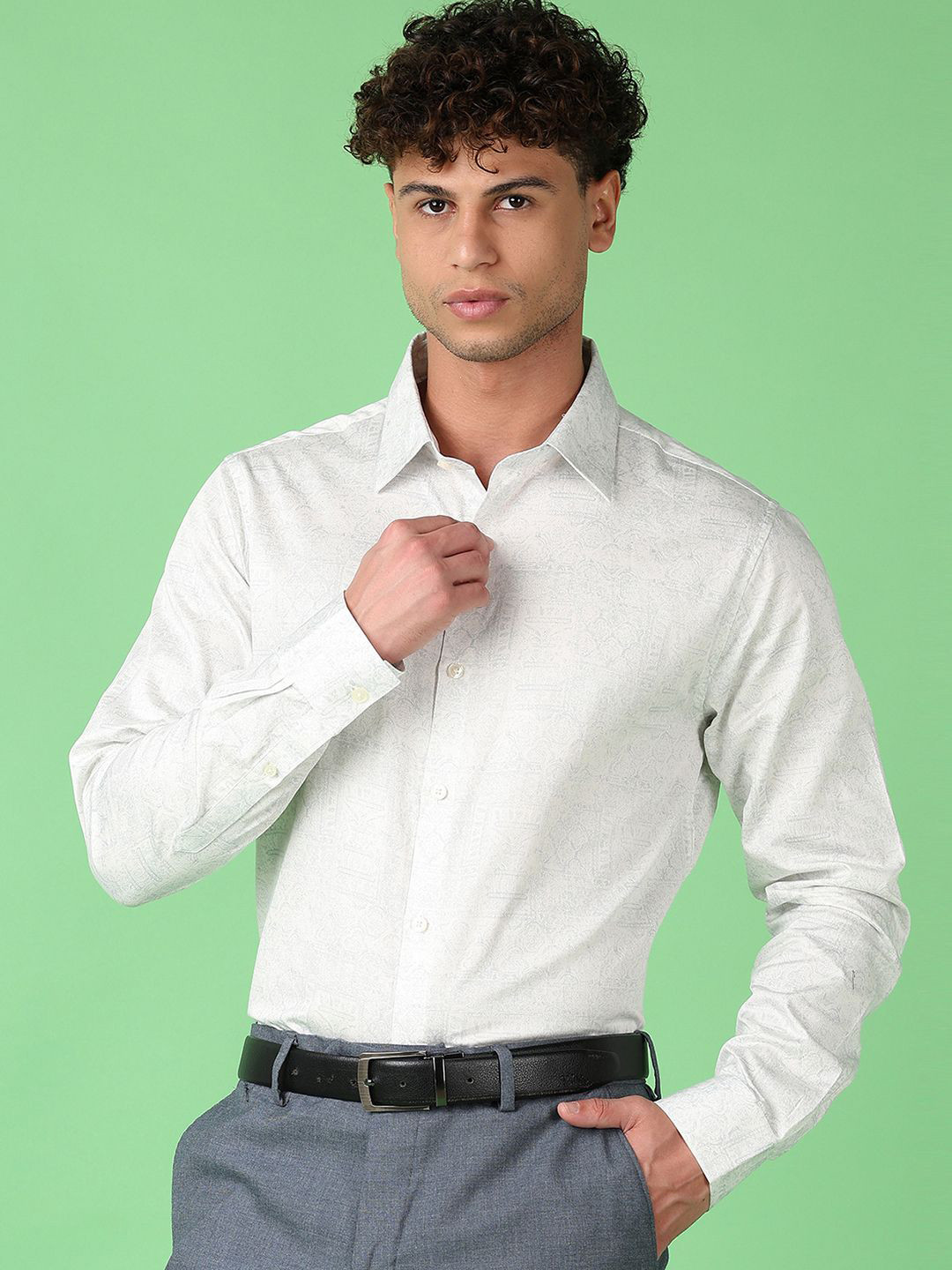 J White by Vmart Men Spread Collar Textured Satin Casual Shirt