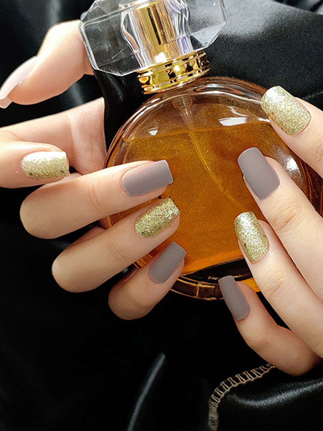 Secret Lives Matte Miler Glitter Fake Nails