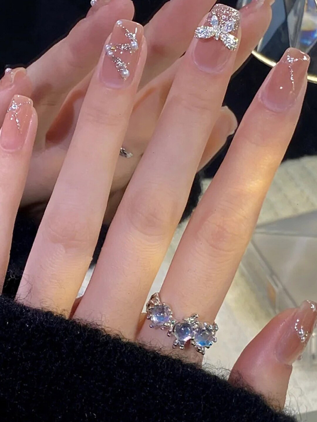 Secret Lives 24 Pieces Zig Zag With 3D Bow Pearl Fake Nails