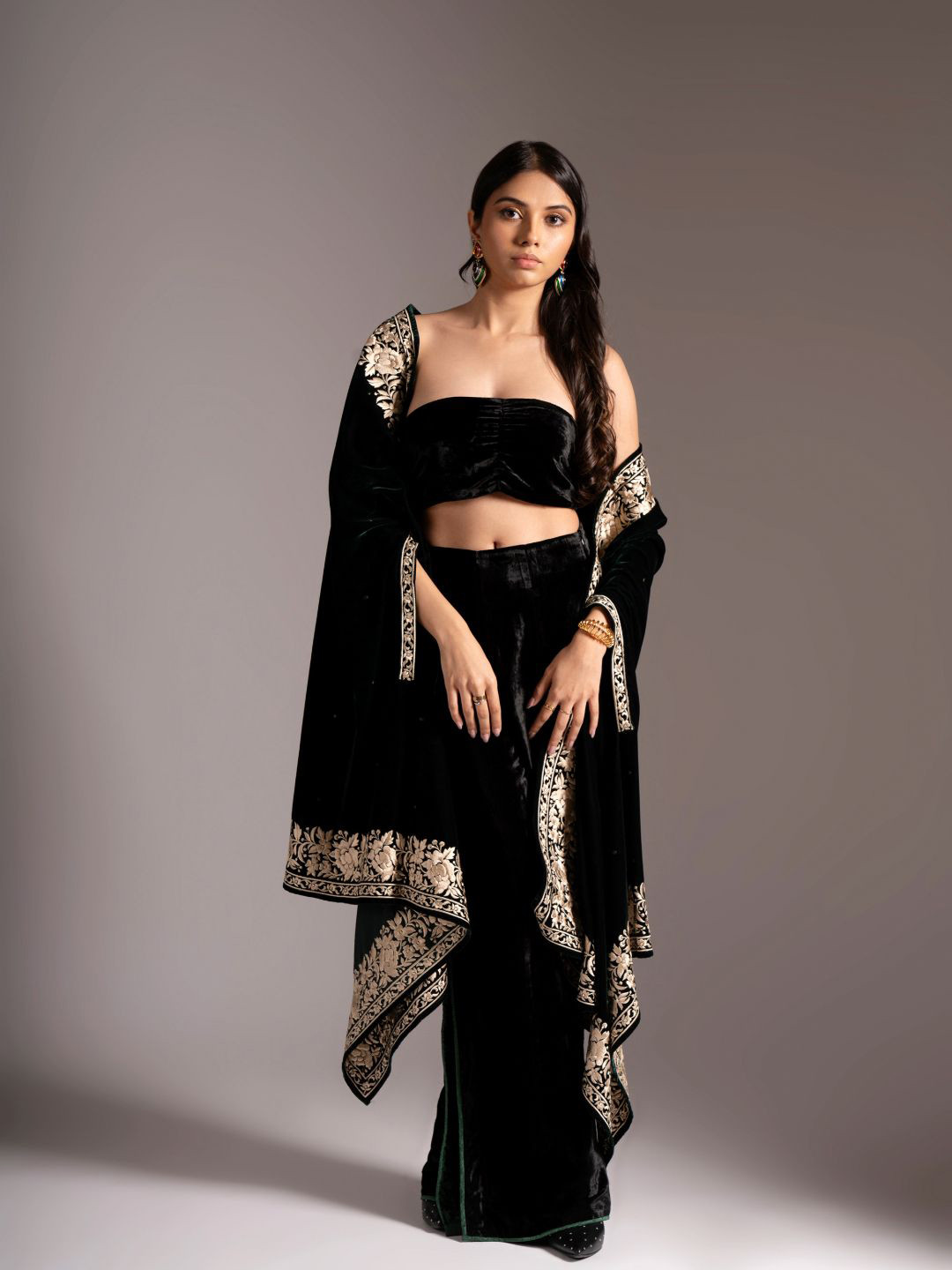 HOUSE OF INARI Women Embroidered Stole