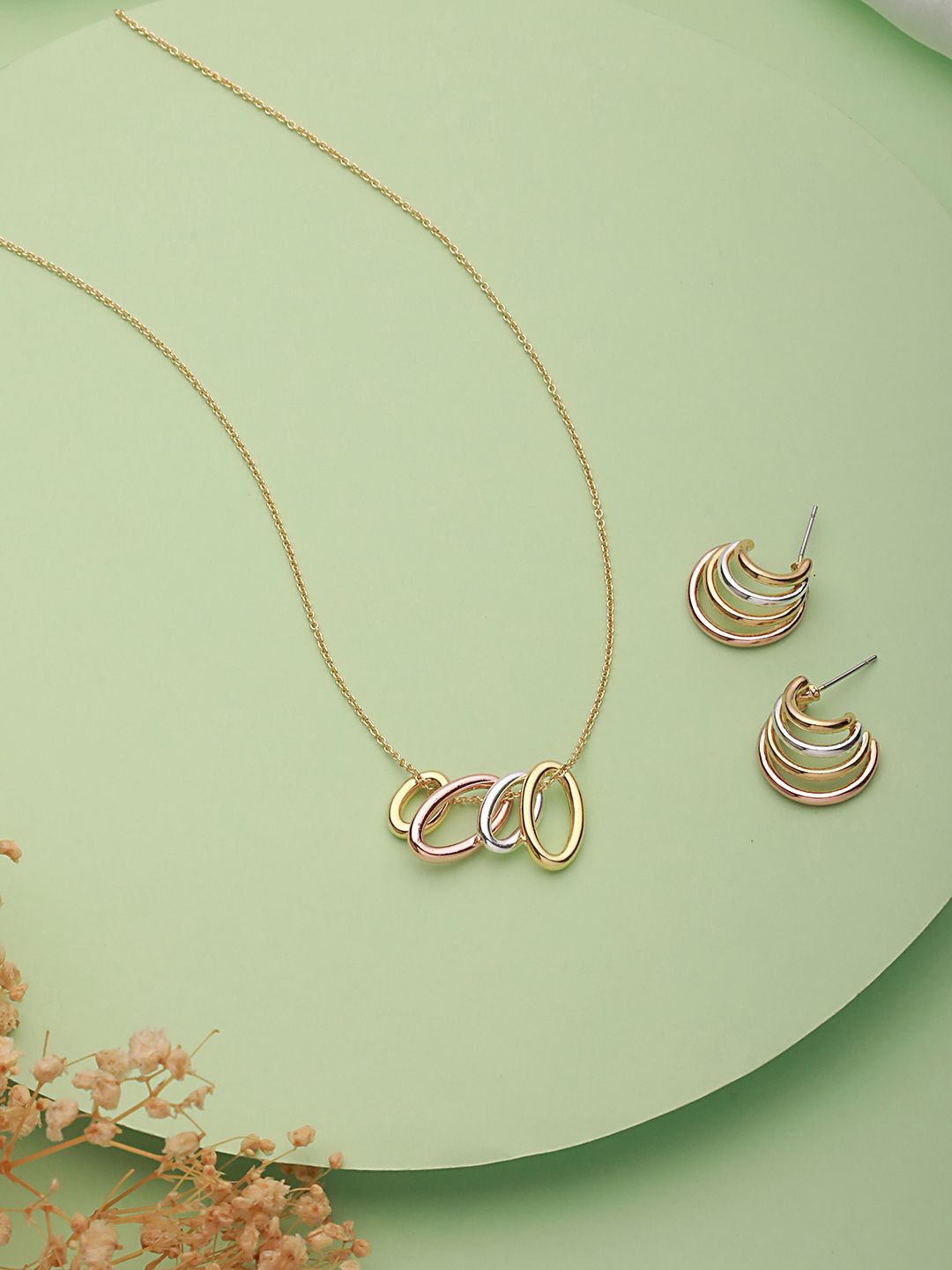 SARAF TRENDZ Gold-Plated Stainless Steel Anti-Tarnish Chunky Halo Jewellery Set