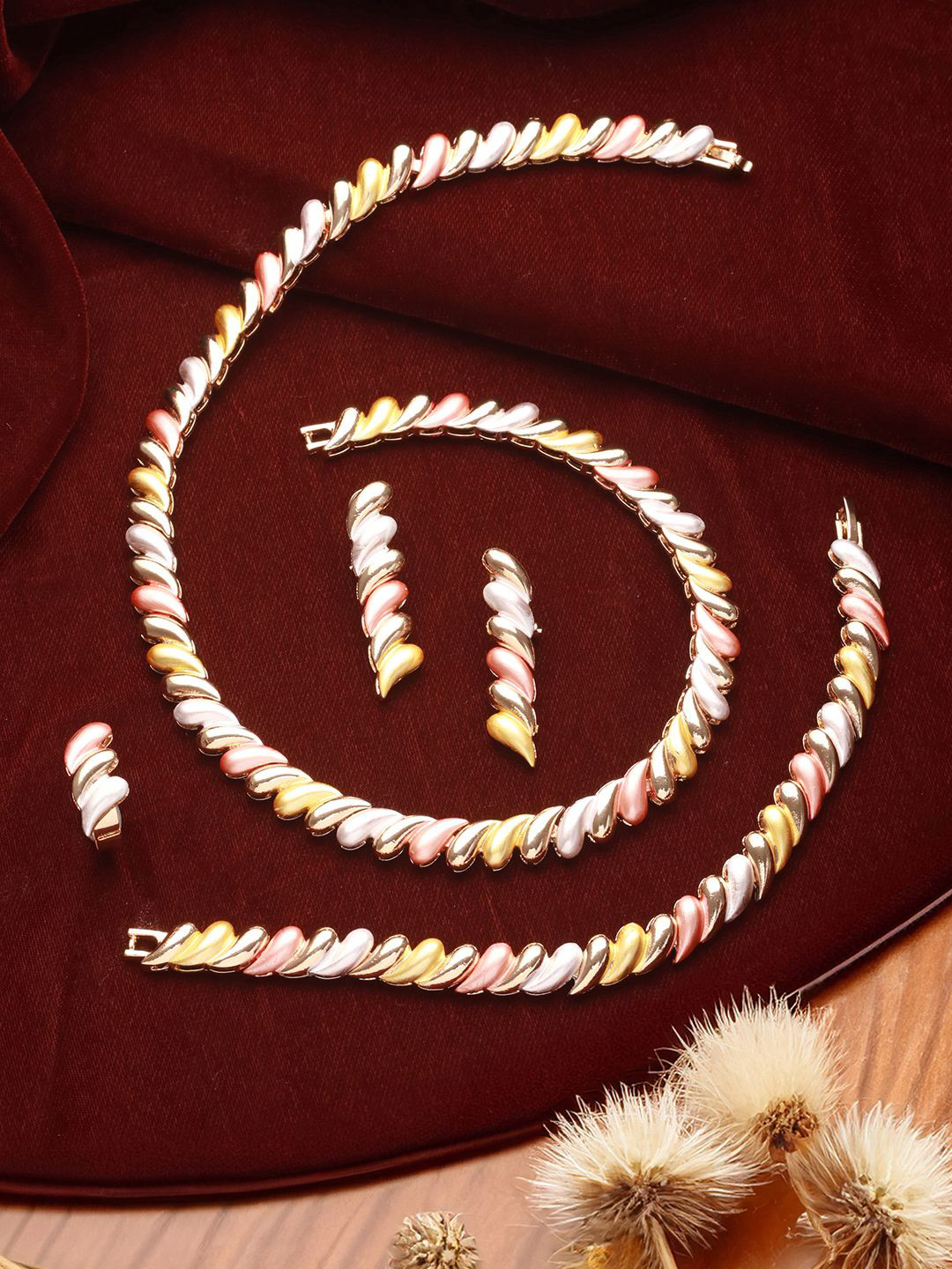 SARAF TRENDZ 18k Gold Plated Stainless Steel Anti-Tarnish Choker Statement Jewelley Set