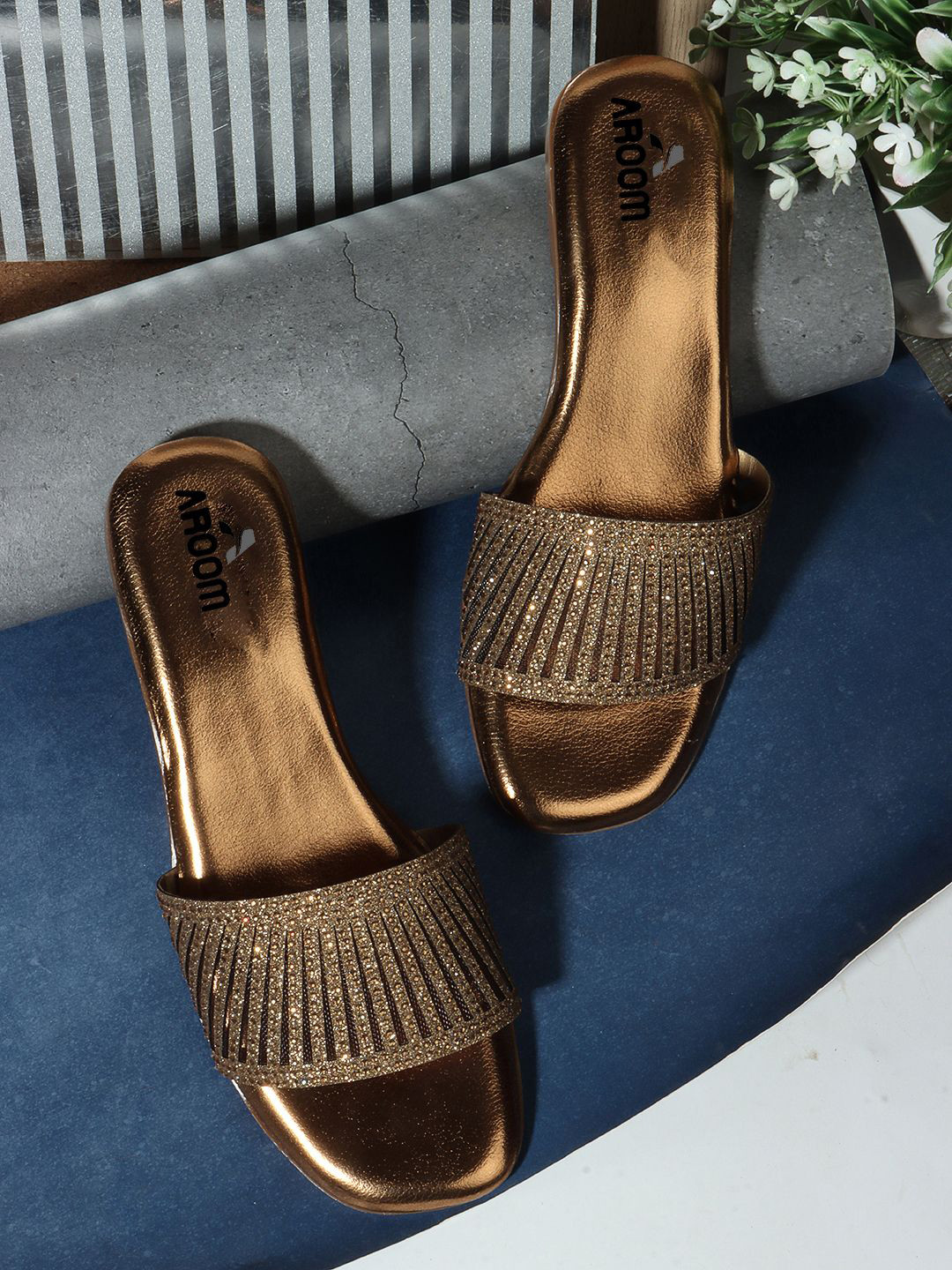 AROOM Women Western Embellished Flats