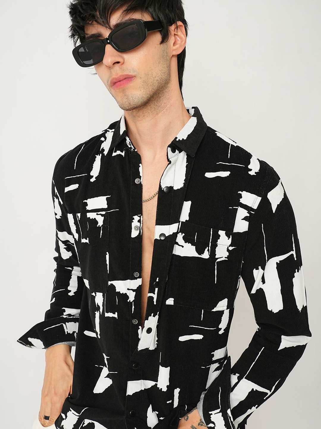 VASTRADO Men Classic Spread Collar Abstract Printed Pure Cotton Slim Fit Casual Shirt