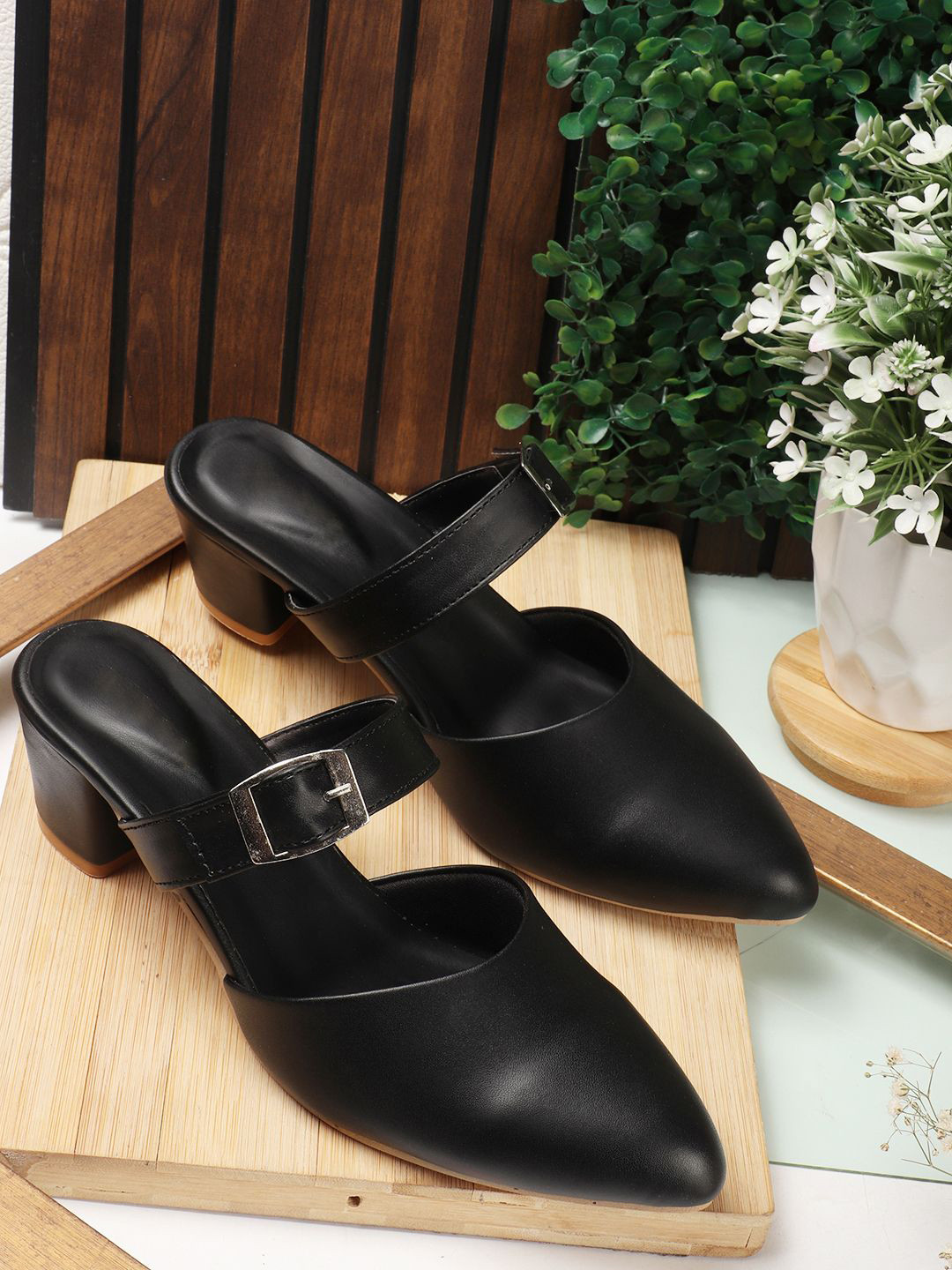 sneakers villa Women Comfort Block Heels Sandals