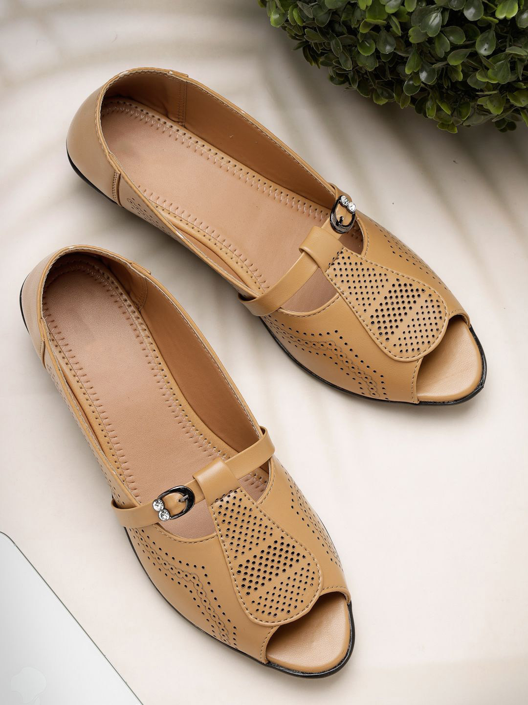 sneakers villa Women Wedge Heel Peep Toe Sandals