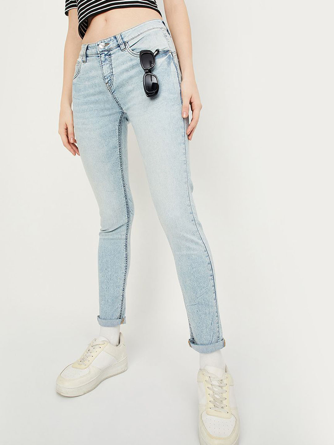 max Women Low Distress Heavy Fade Cotton Jeans