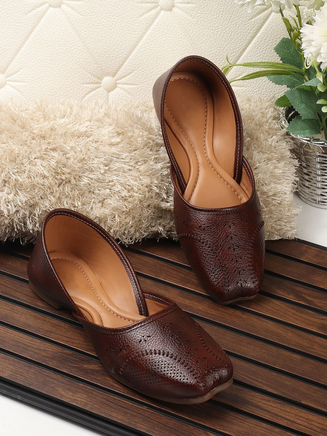 sneakers villa Women Square Toe Mojaris Flats