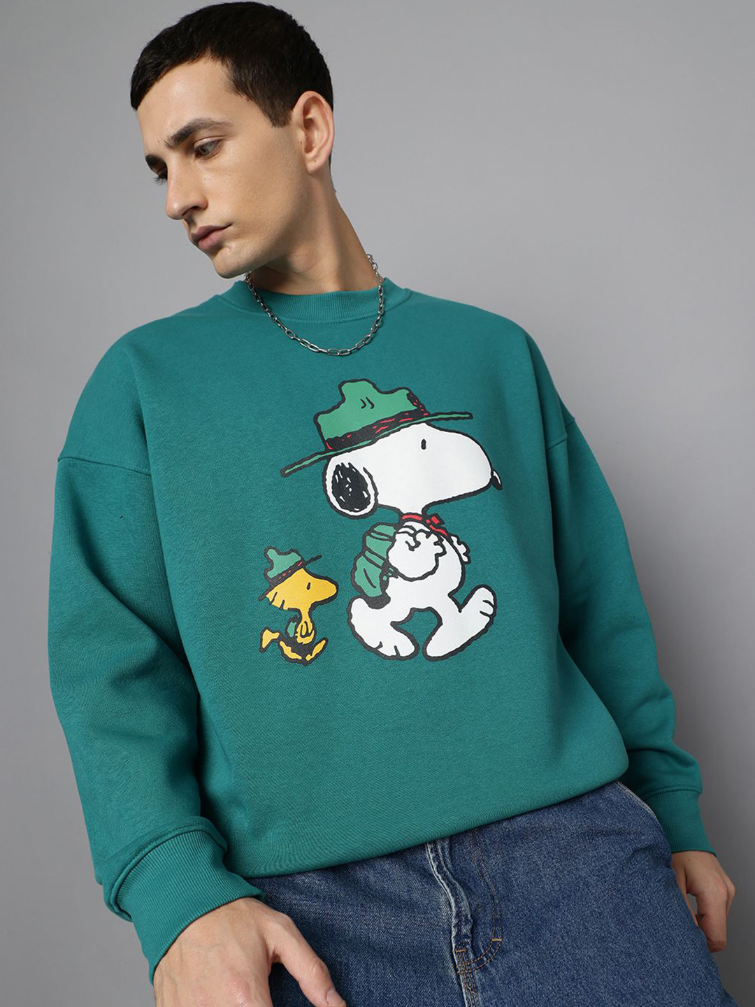Free Authority Men Peanuts Printed Oversize Fit Long  Sleeve Sweatshirt