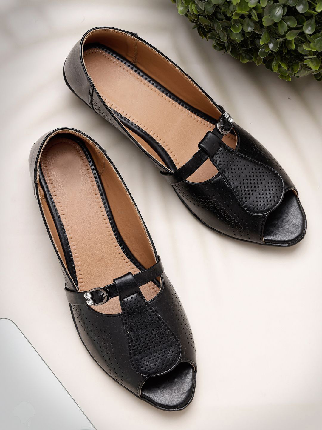 sneakers villa Women Wedge Heel Peep Toe Sandals