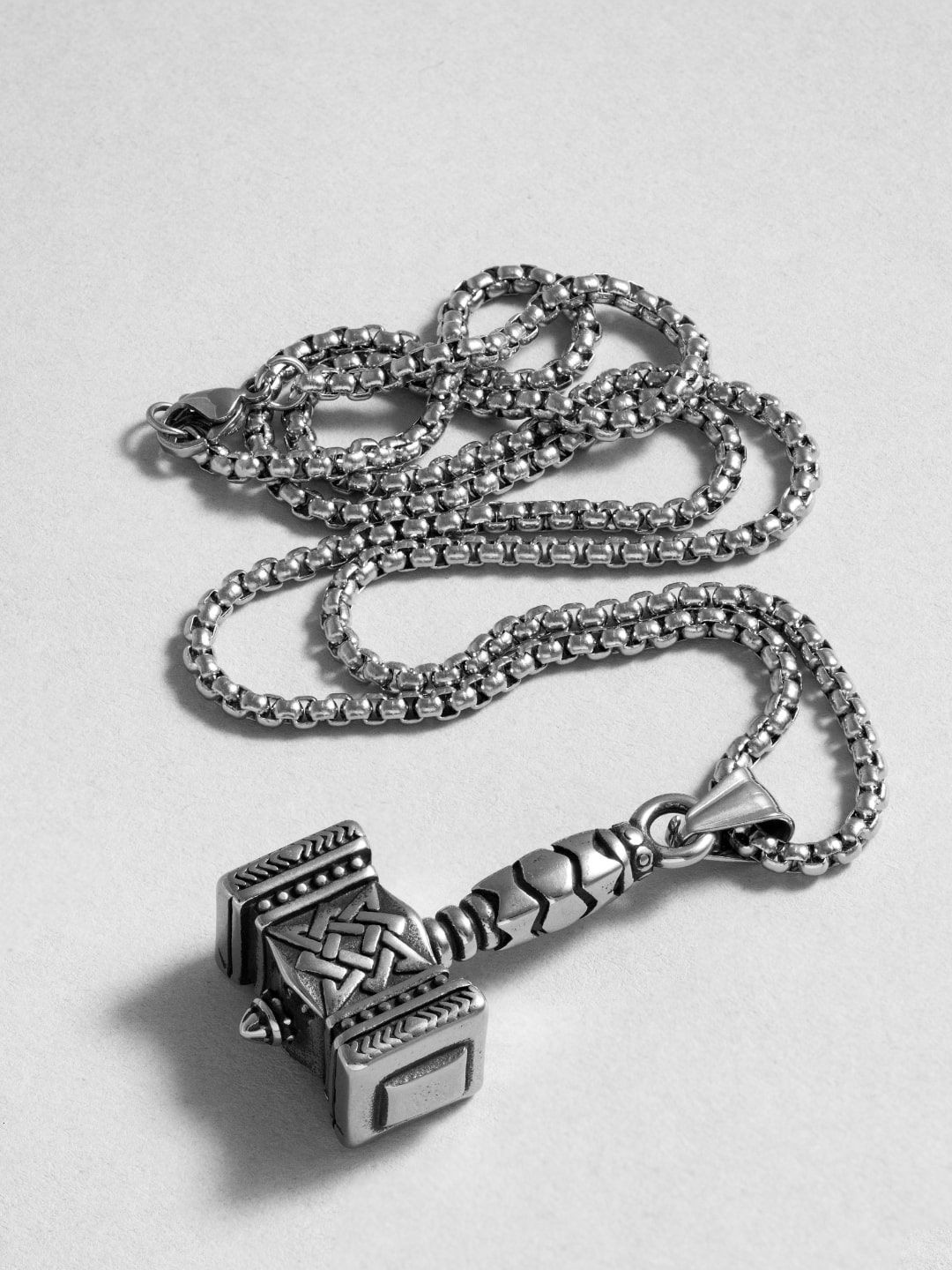 BLACK MAMBA Men Silver-Plated Hammer Pendant With Jared Chain