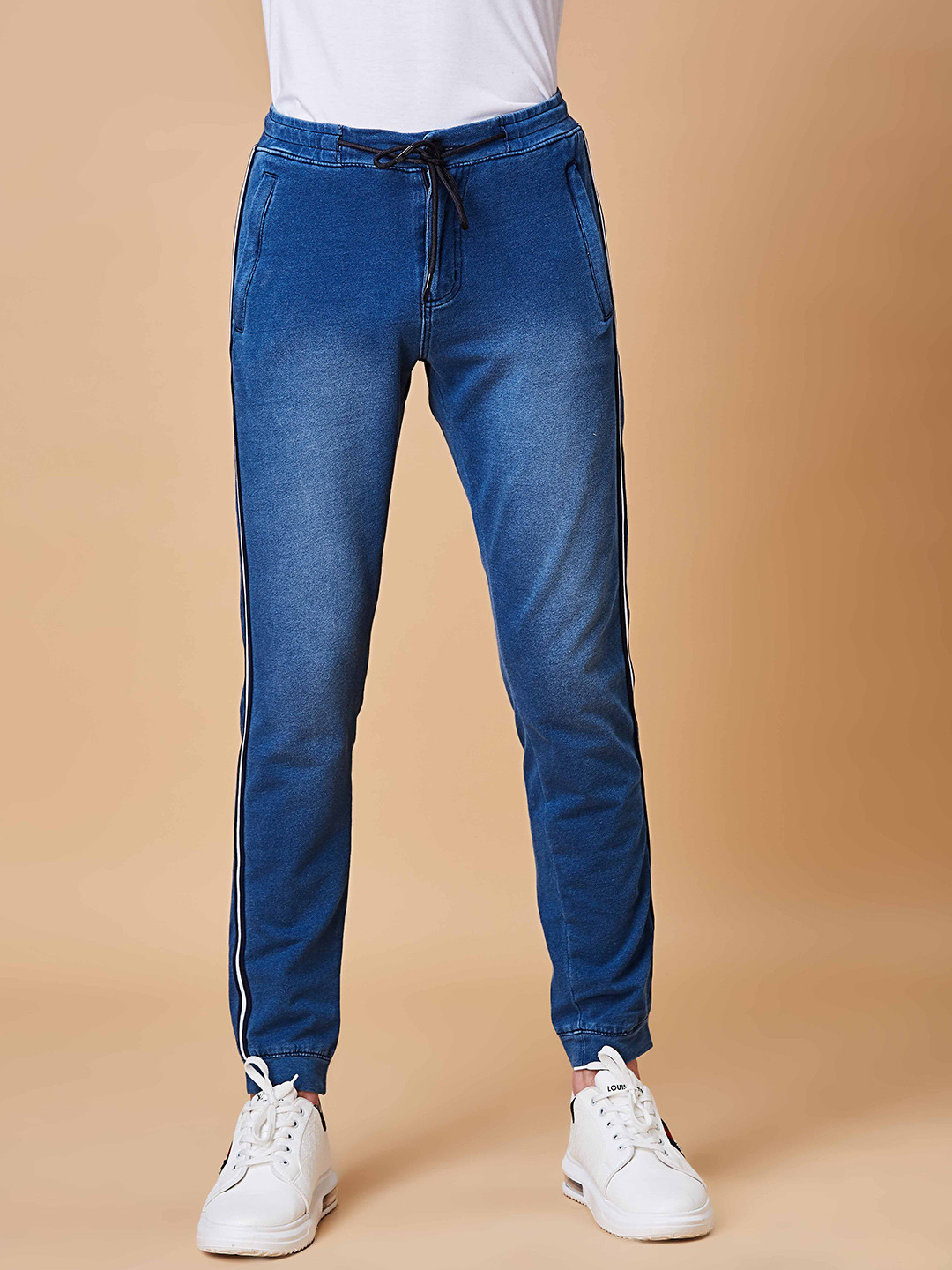 Beevee Men Classic Heavy Fade Blue Regular Fit Casual Jeans