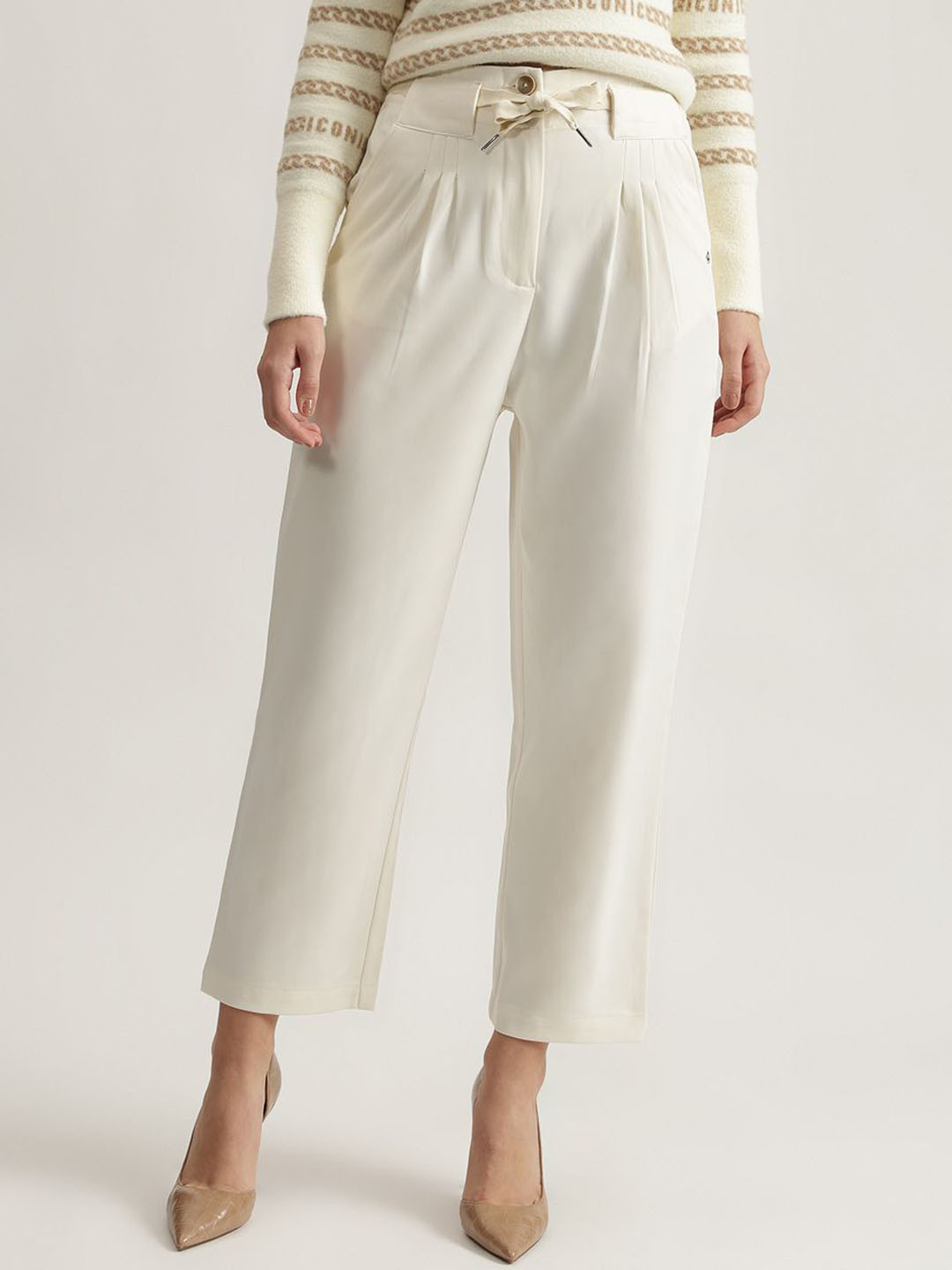 Iconic Women Off White Solid Regular Fit Double-Pleated Trouser