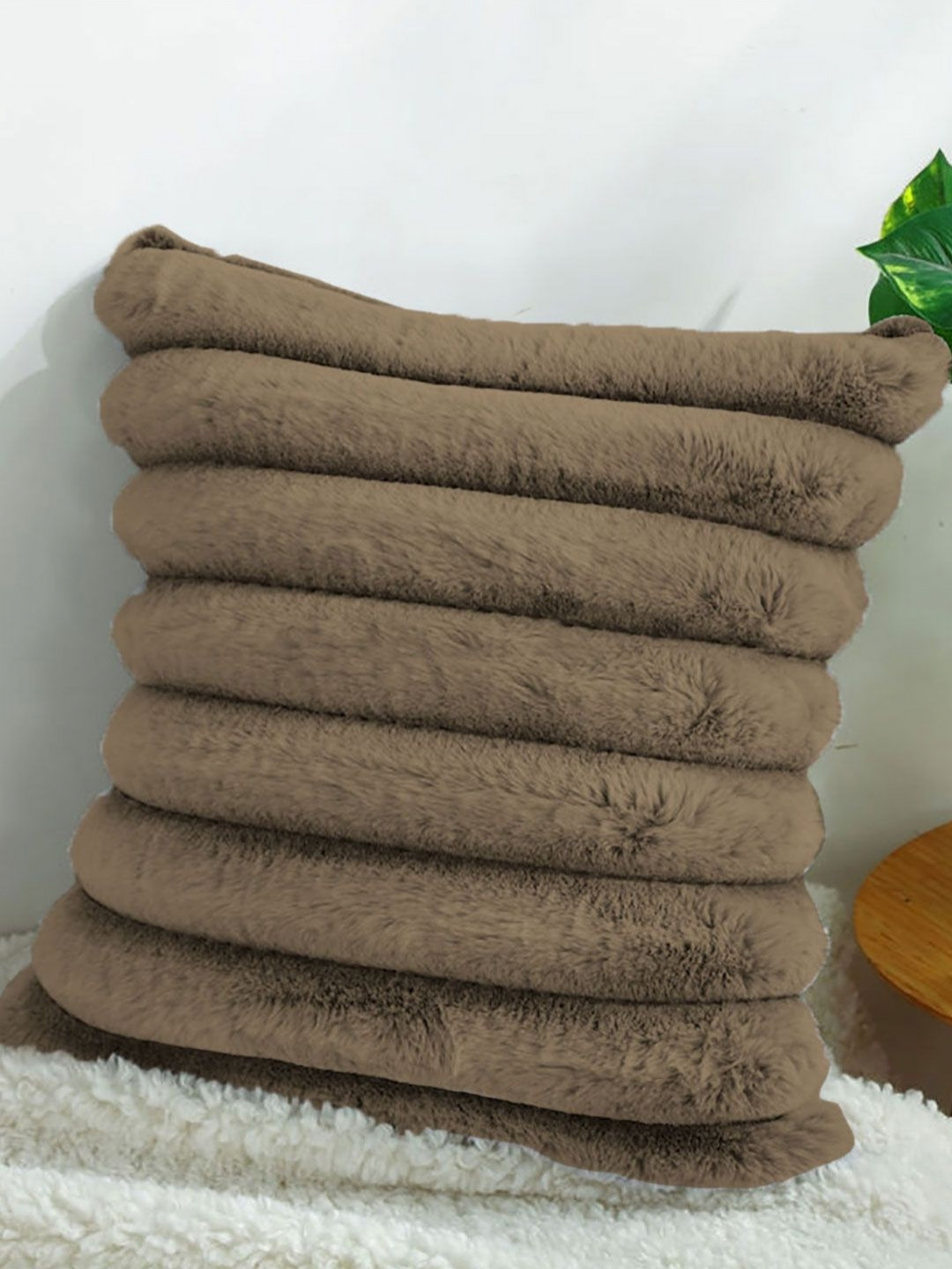 LUXEHOME INTERNATIONAL Brown Square Cushion Covers