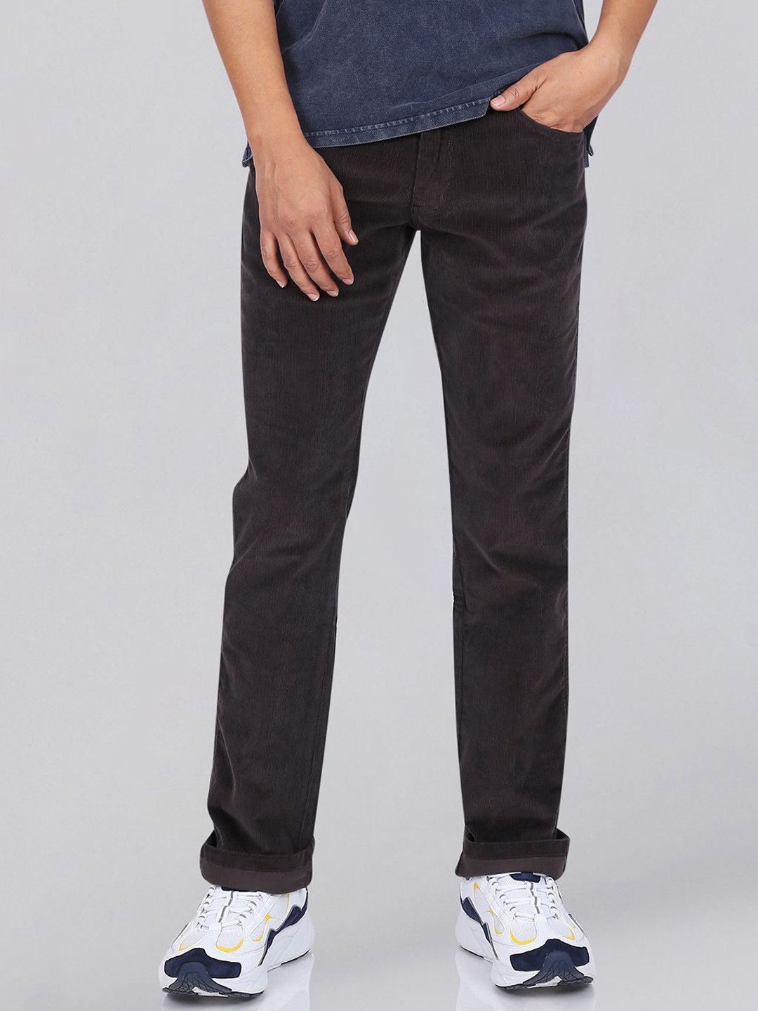 Wrangler Men Mid Rise Straight Fit Trousers