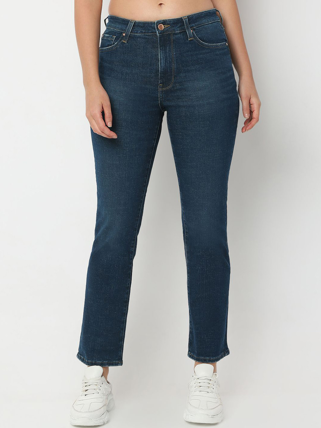 SPYKAR Women Cotton Light Fade Clean Look Whiskers and Chevrons Slim Fit Stretchable Jeans